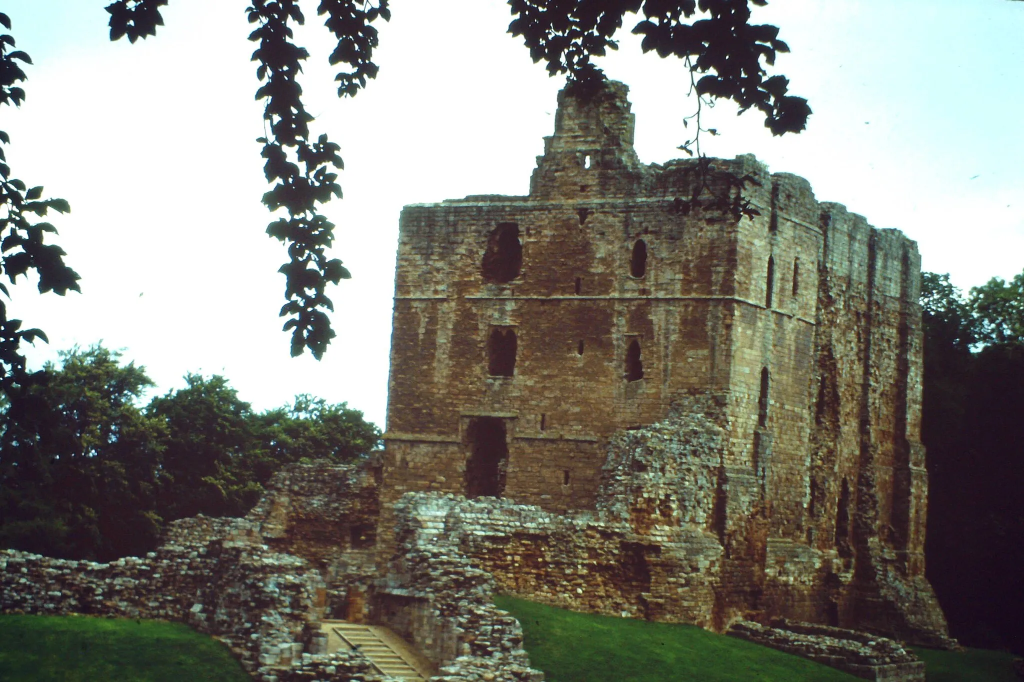 Photo showing: Norham Castle Keep