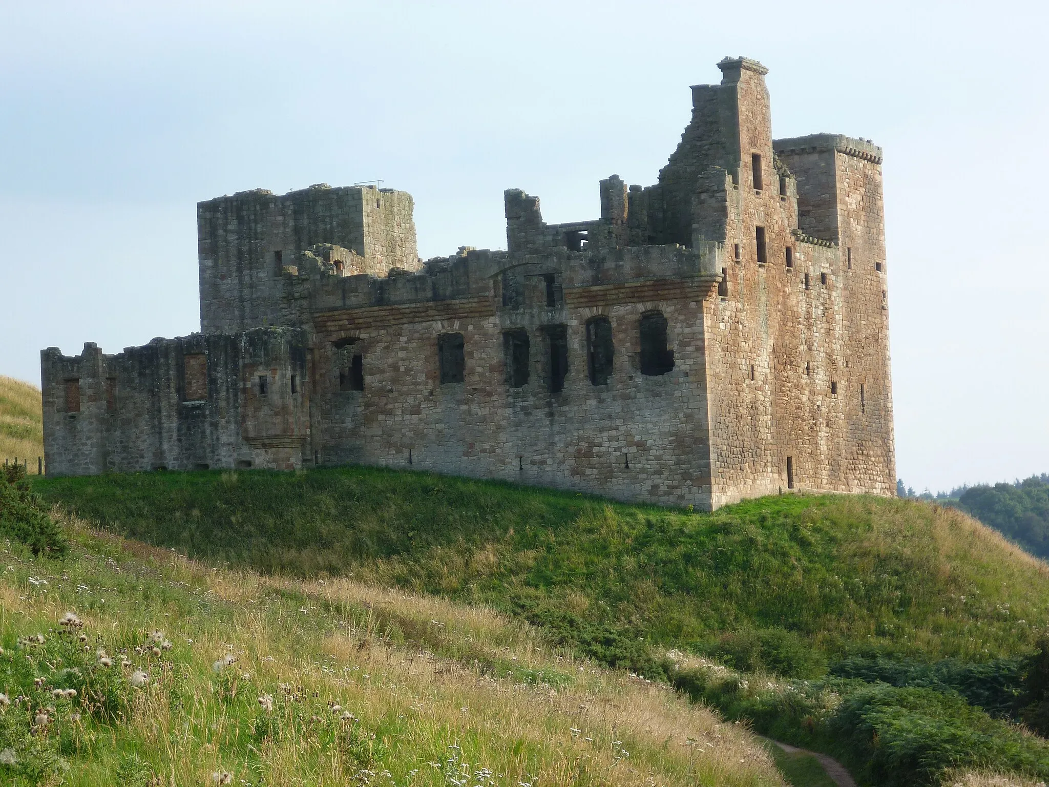 Photo showing: Crichton Castle, near Pathhead, Midlothian