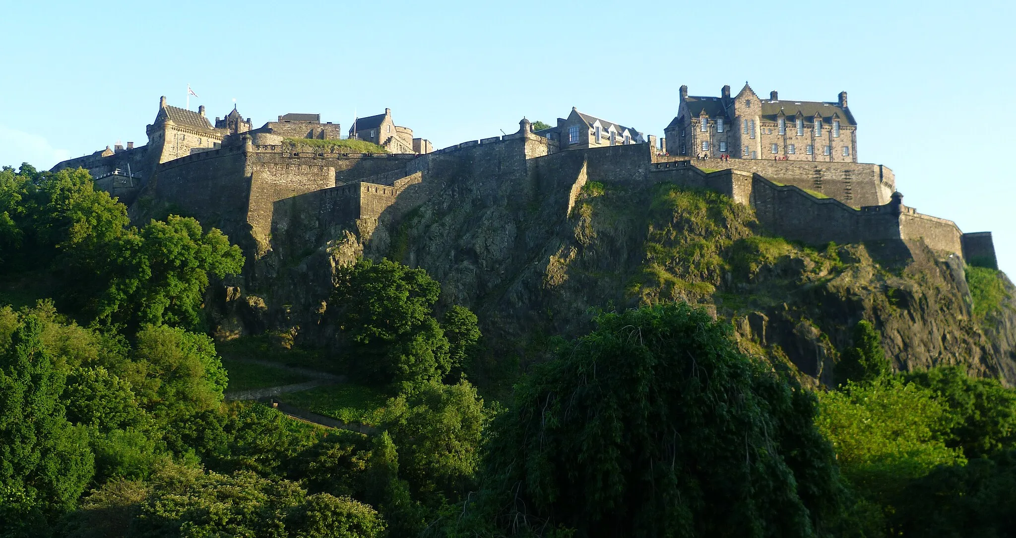 Photo showing: Edinburgh Castle from the North