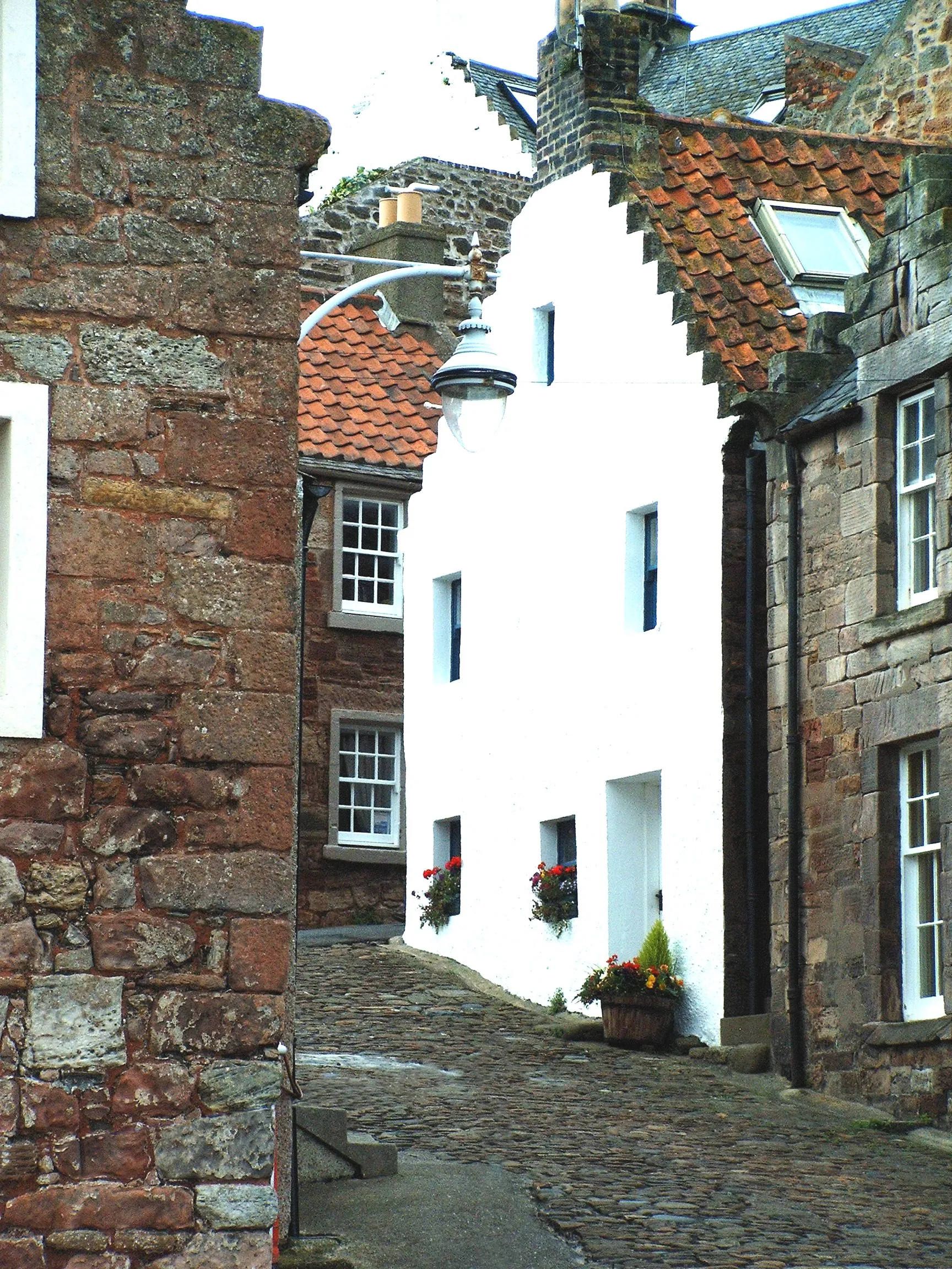 Photo showing: A lane in Crail, Fife, Scotland