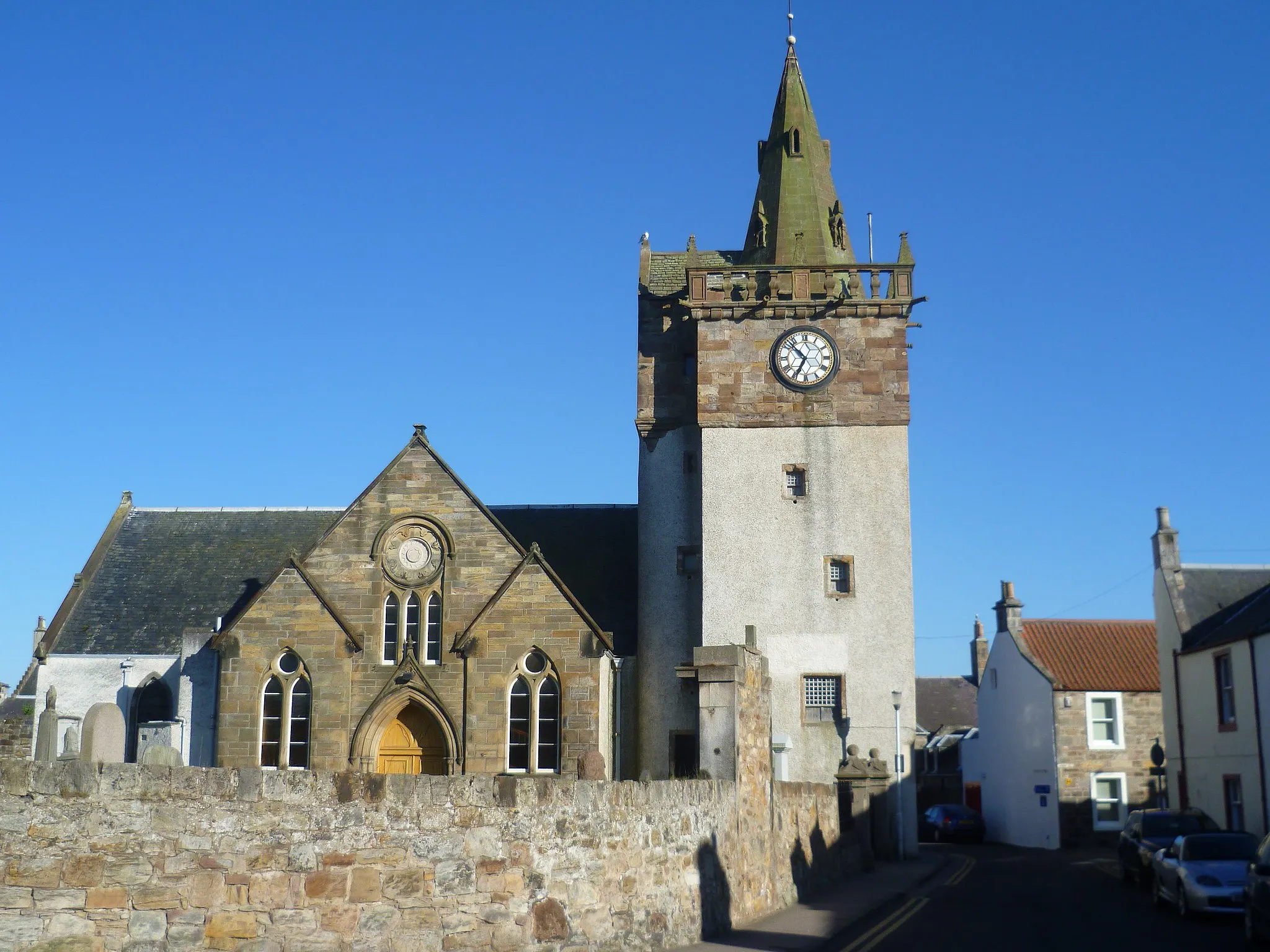 Photo showing: Pittenweem Parish Church and Tolbooth