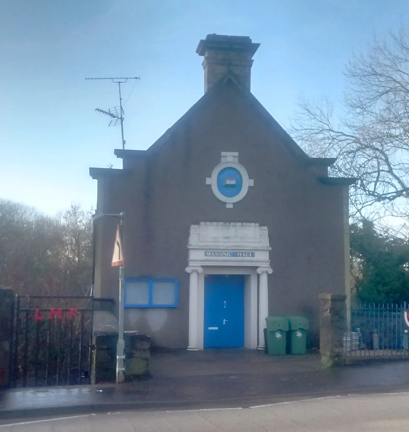 Photo showing: Originally Royal George Mill, subsequently masonic hall.
Category B listed building since 1974 (LB19737).