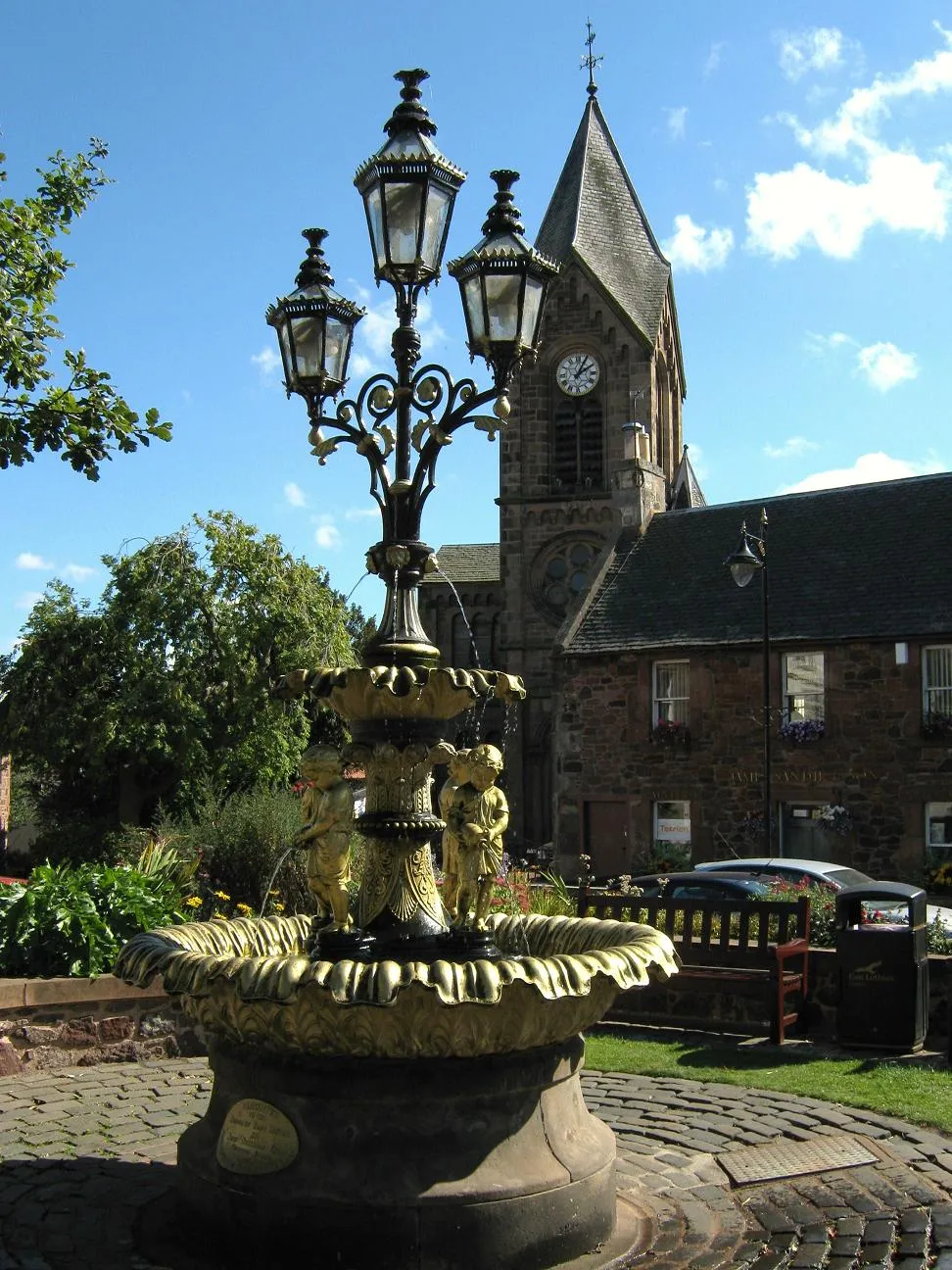Photo showing: The Fountain and St. Michaels Church