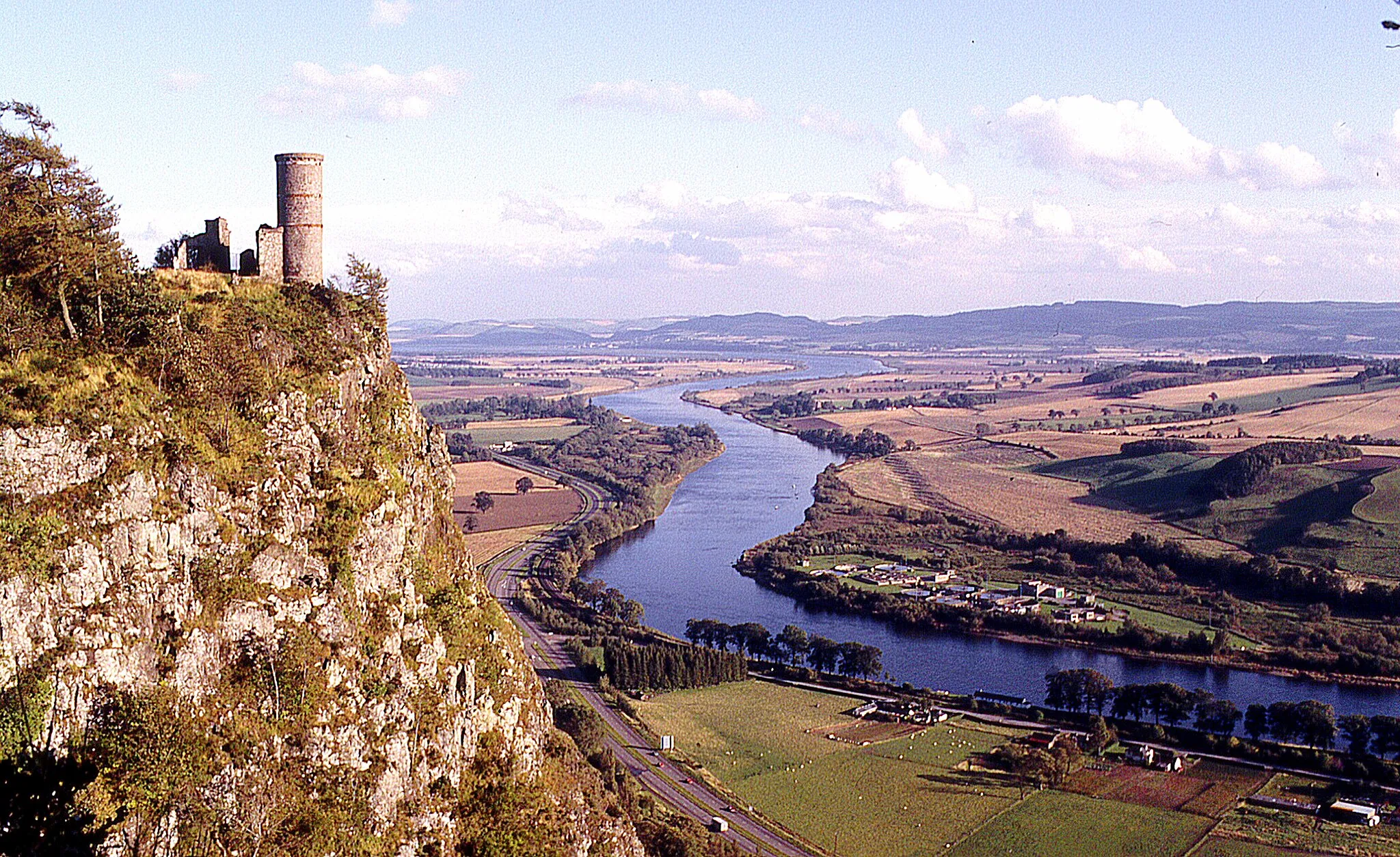 Photo showing: In central Scotland, looking along the valley between Perth and Dundee. The River Tay is the longest river in Scotland.

The photo was taken many years ago, on film, but the scene remains the same.