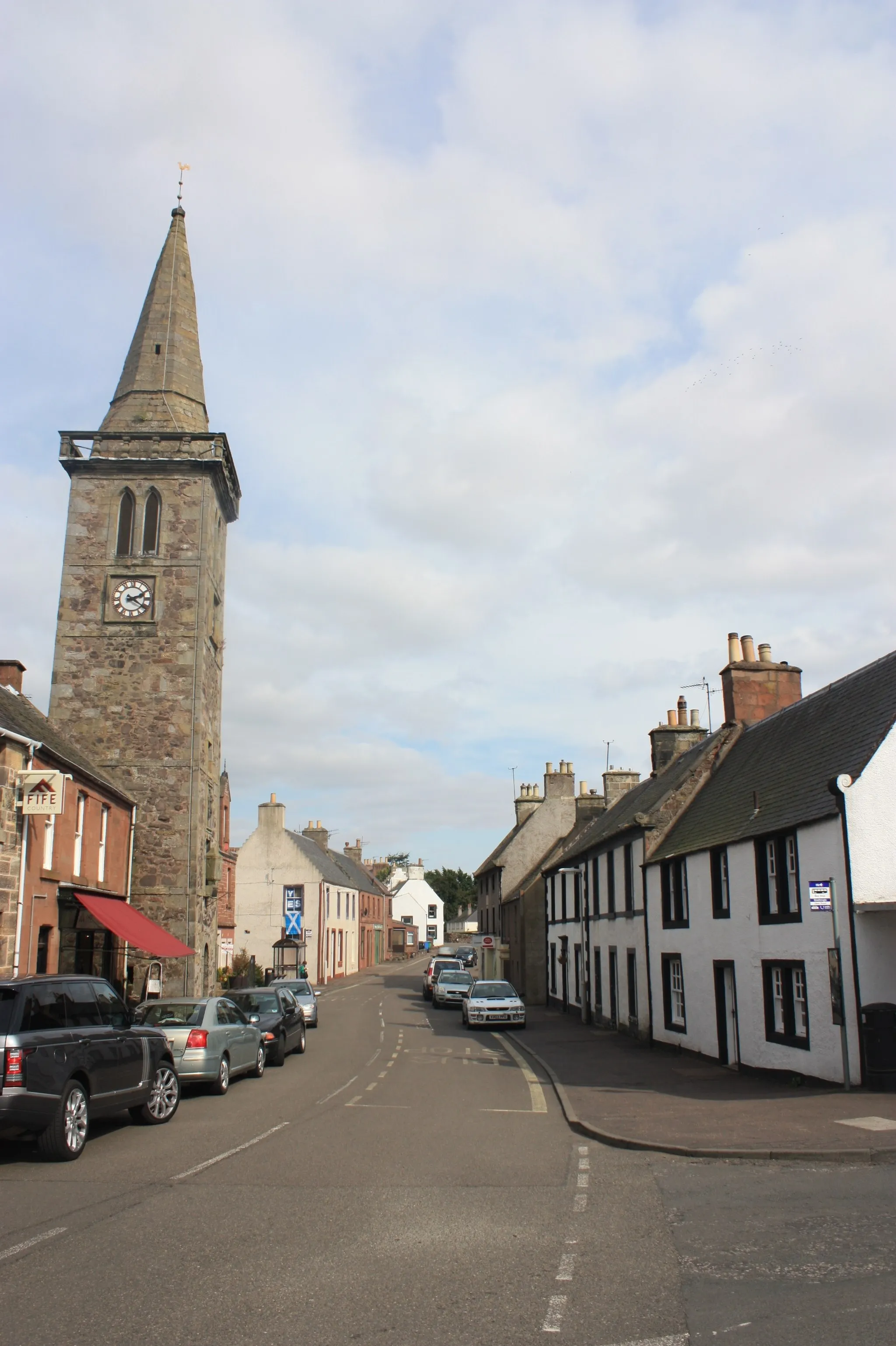 Photo showing: High St Strathmiglo
