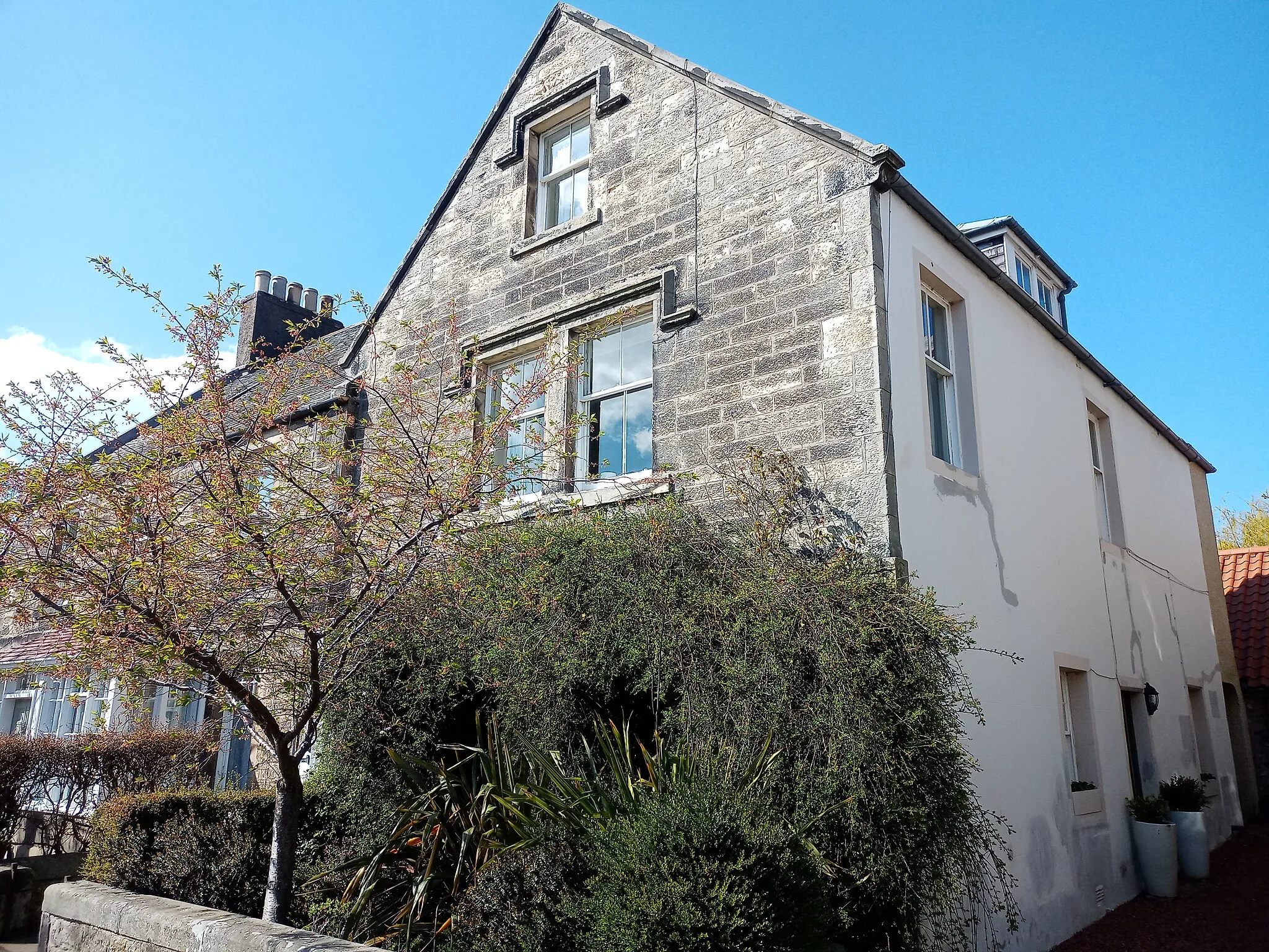 Photo showing: 1 And 2 Manor Place, High Street, Aberlady (architectural structure in East Lothian, Scotland, UK)