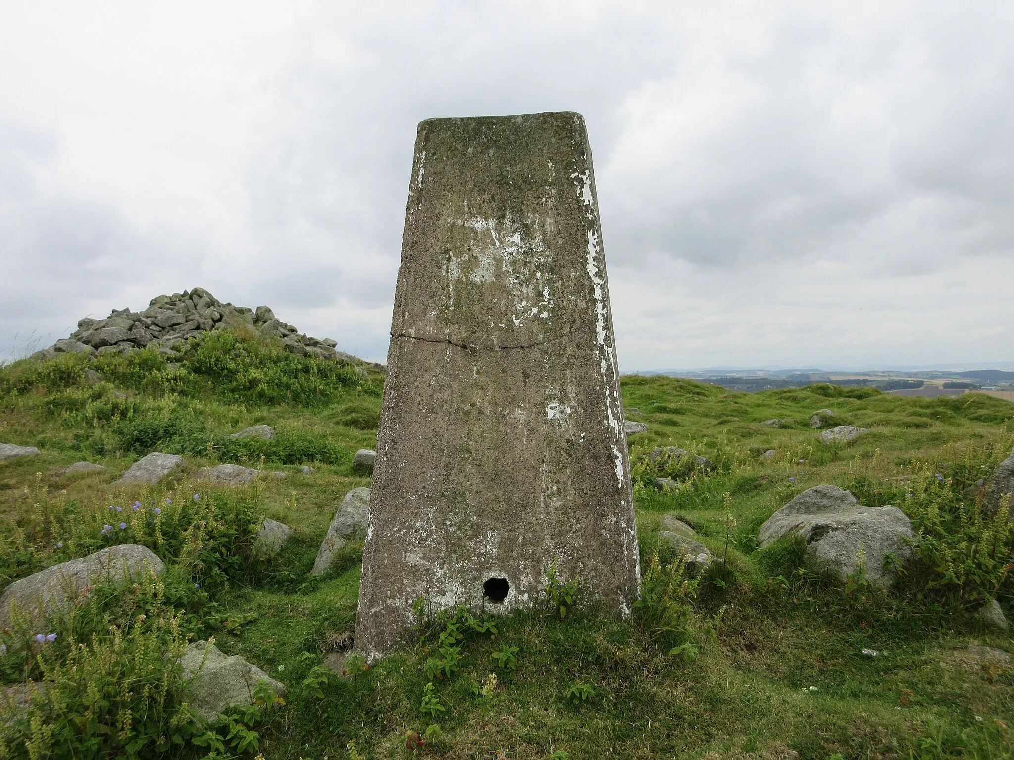 Photo showing: Triangulation pillar, Drumcarrow Craig