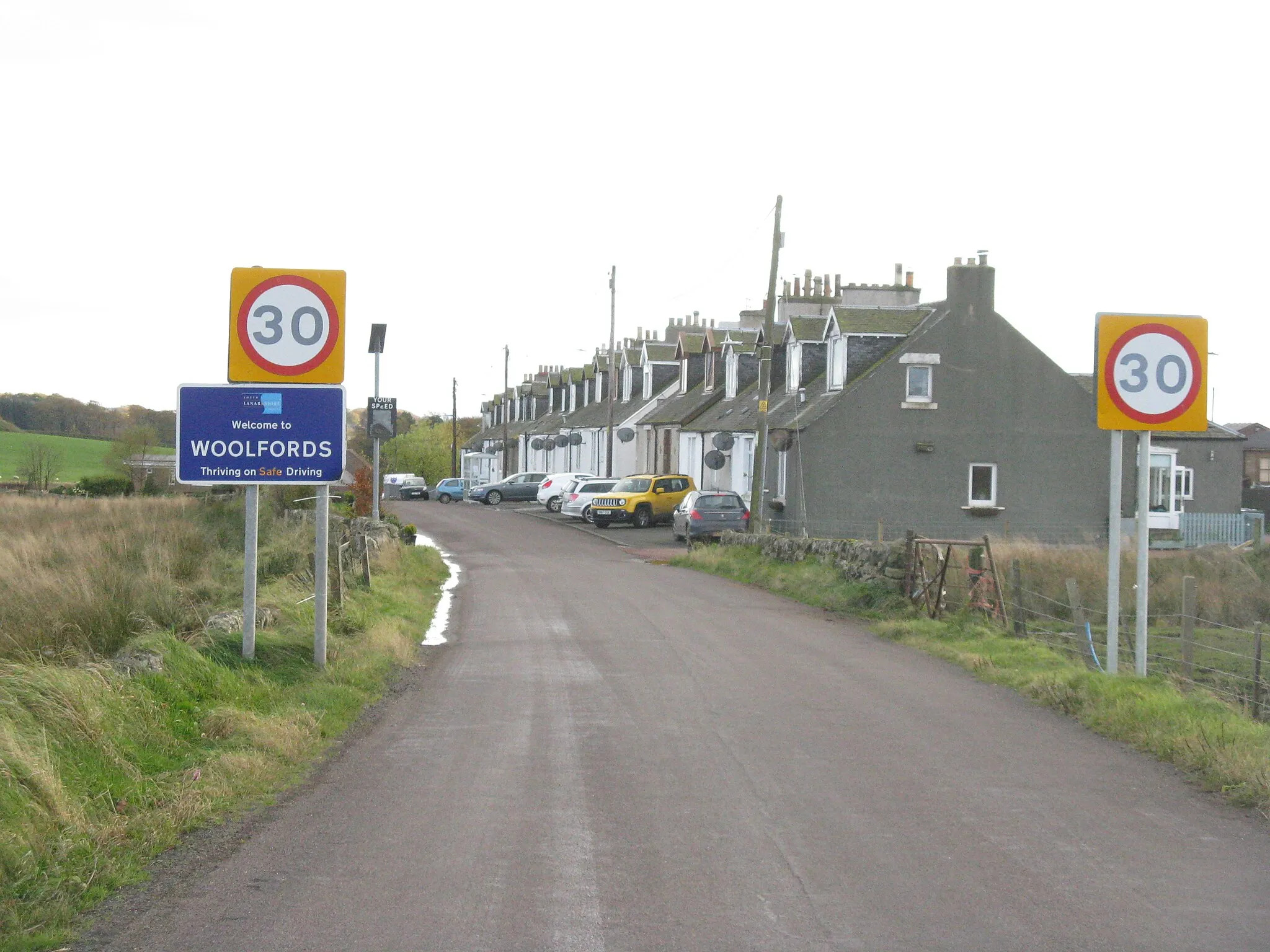 Photo showing: Woolfords Cottages from the north