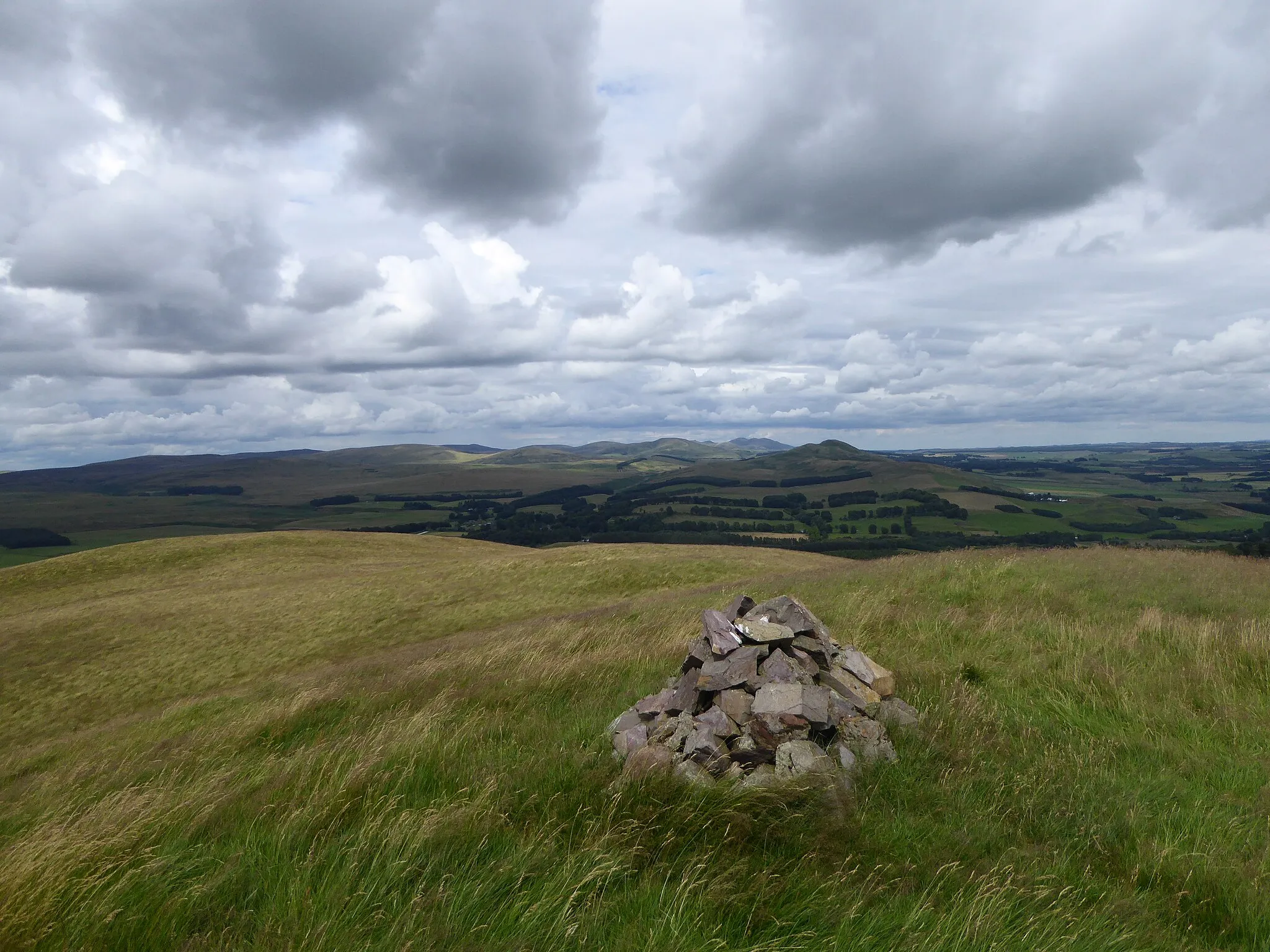 Photo showing: Cairn on White Hill
