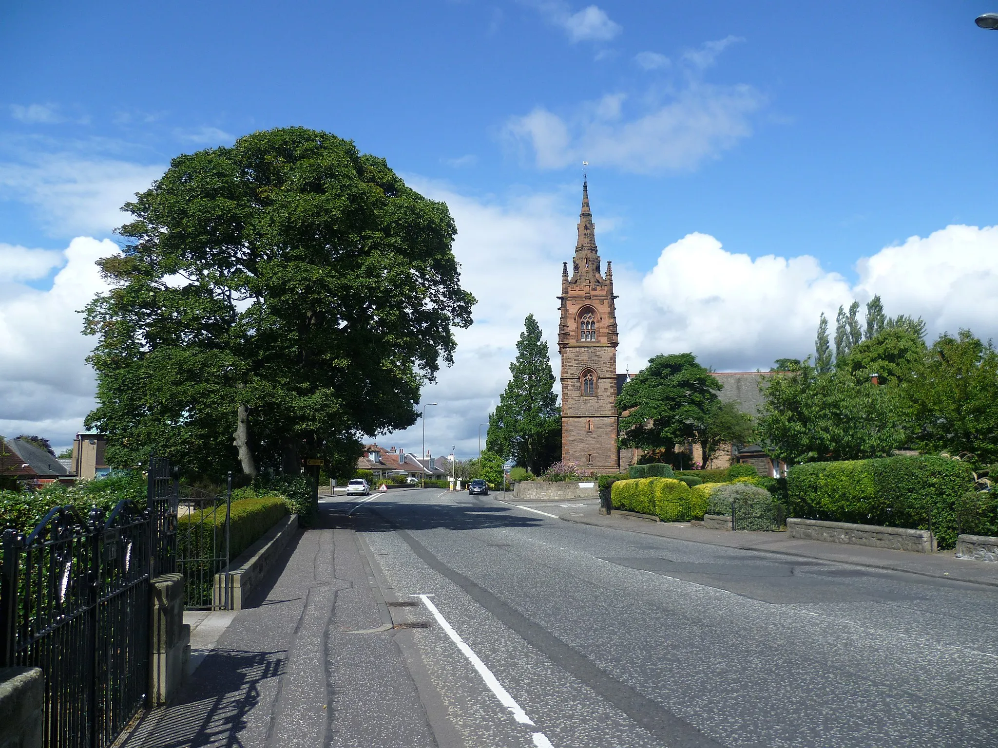 Photo showing: Craiglockhart Avenue, Edinburgh