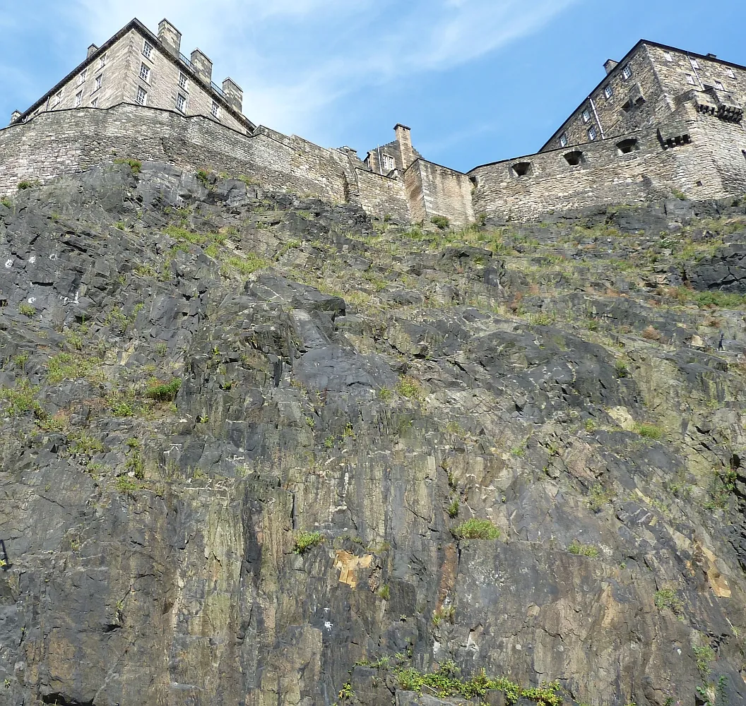 Photo showing: Castle Rock, Edinburgh