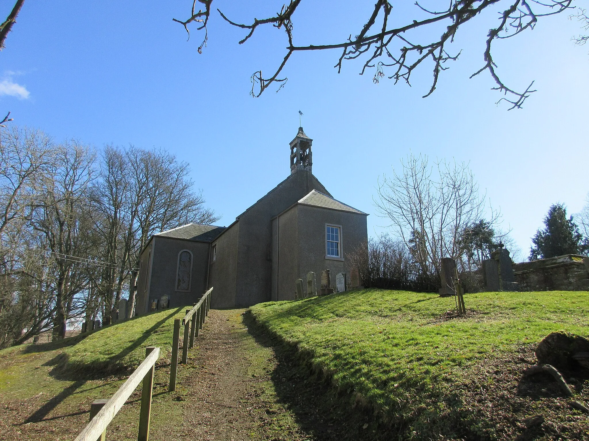 Photo showing: Airlie Kirk from the west