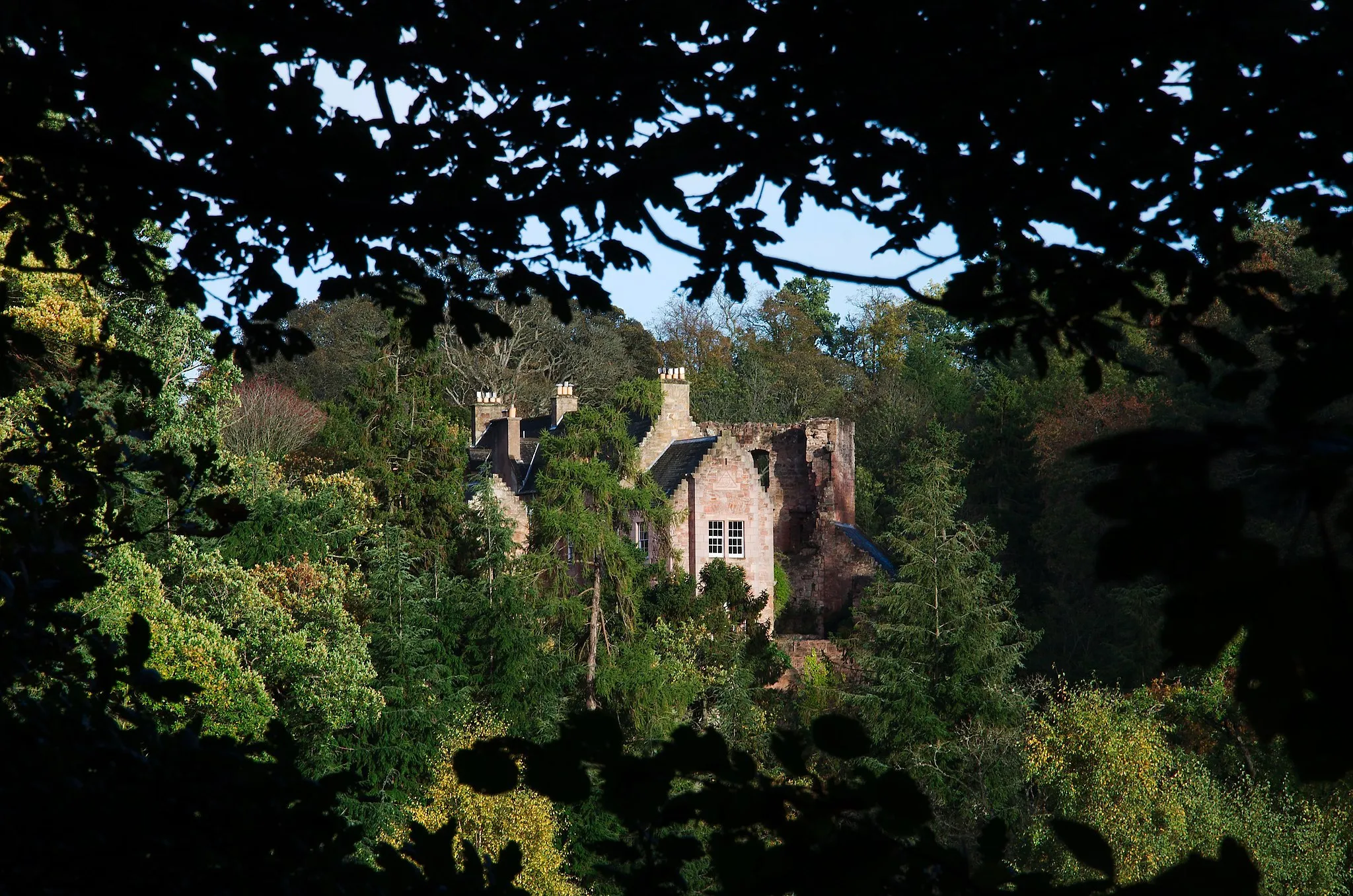 Photo showing: Hawthornden Castle