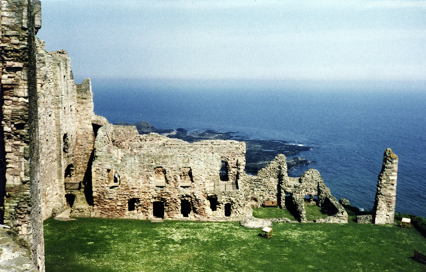 Photo showing: Tantallon Castle