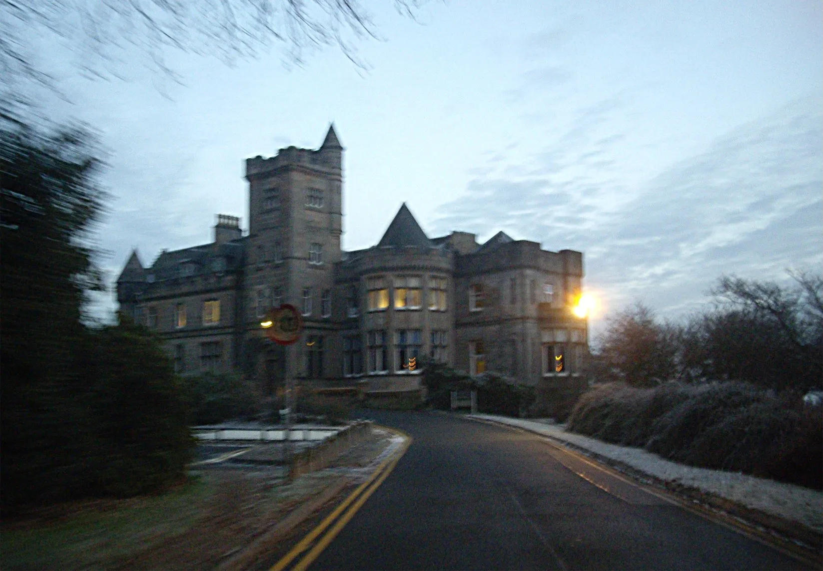 Photo showing: Dusk at Airthrey Castle