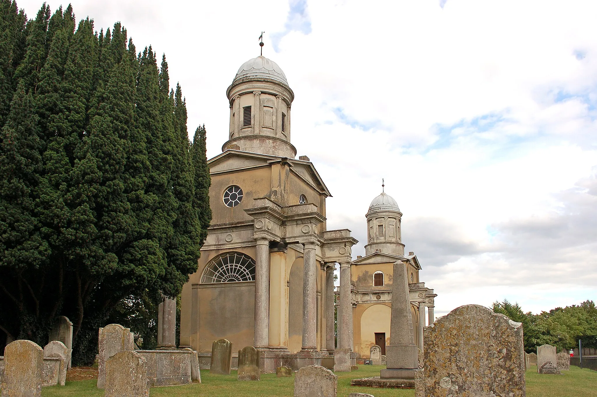 Photo showing: Mistley Towers