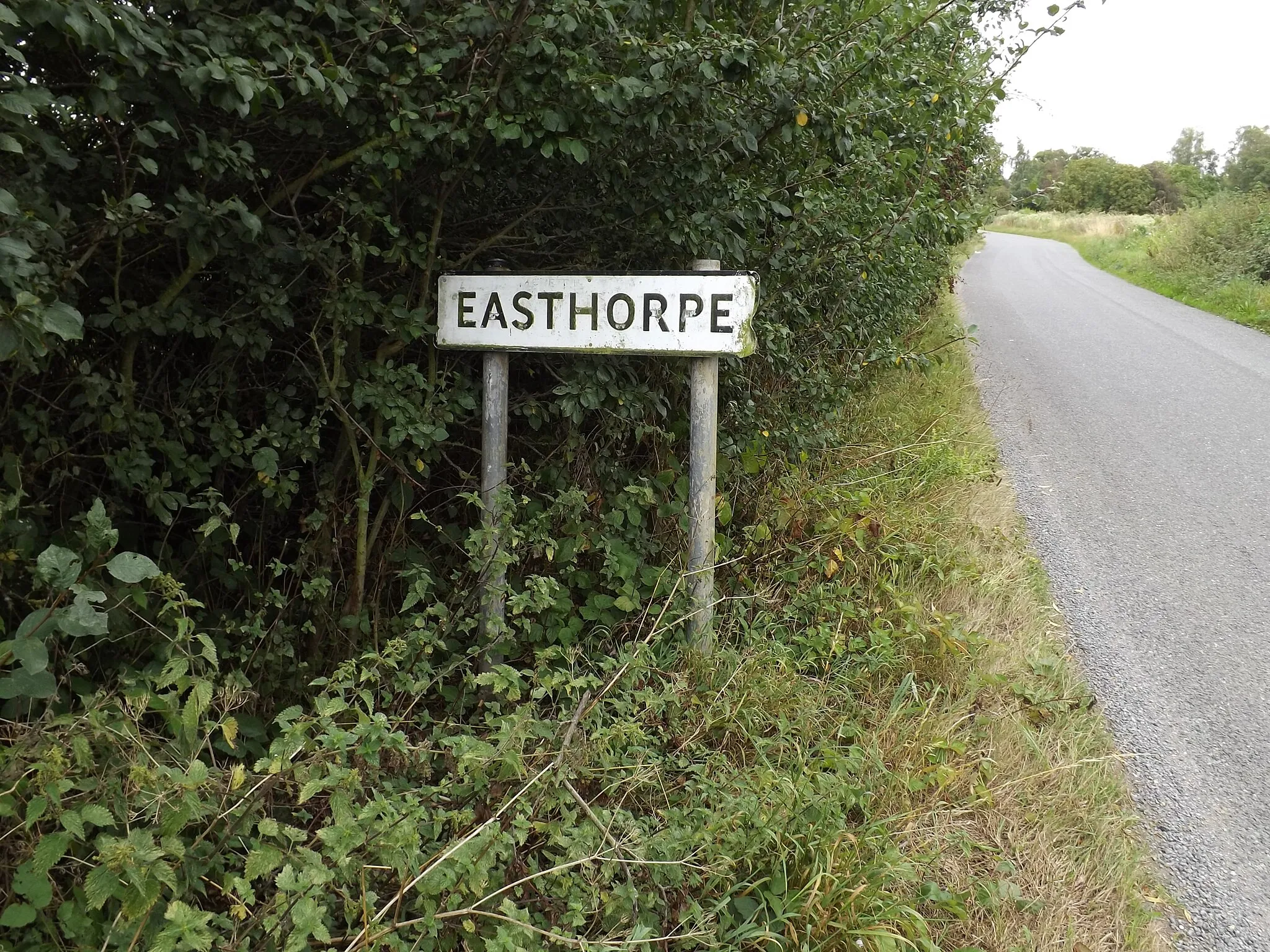 Photo showing: Easthorpe Village Name sign on Easthorpe Road