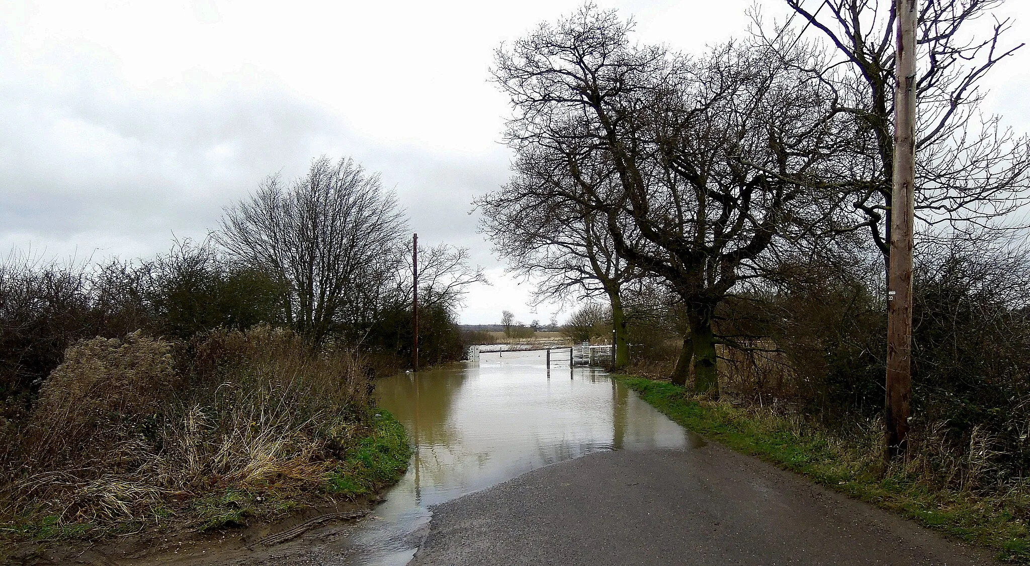 Photo showing: Buttsbury Ford , Essex , December 2012  -  FEELING BRAVE??