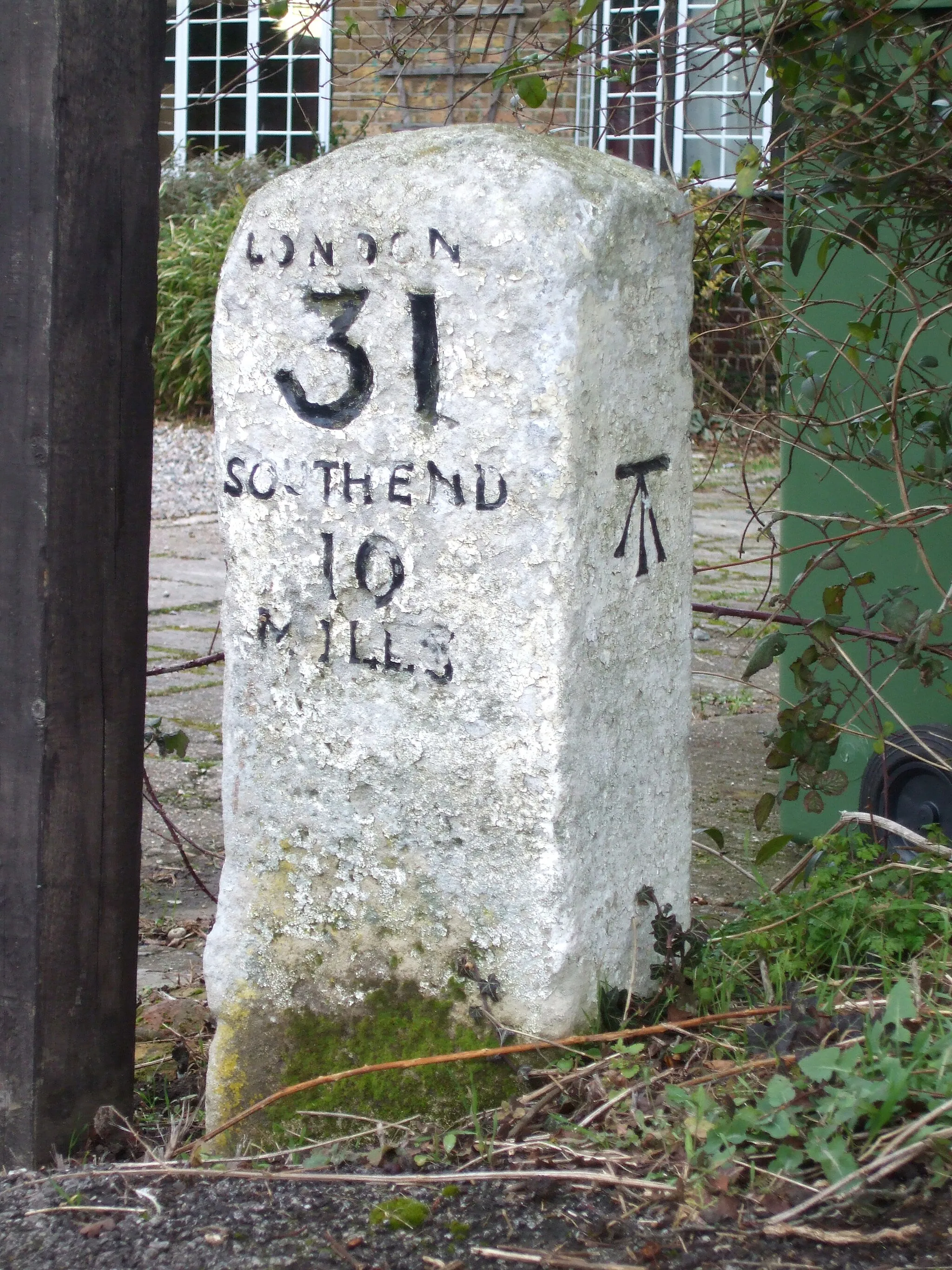 Photo showing: Milestone in Rawreth, Essex, England