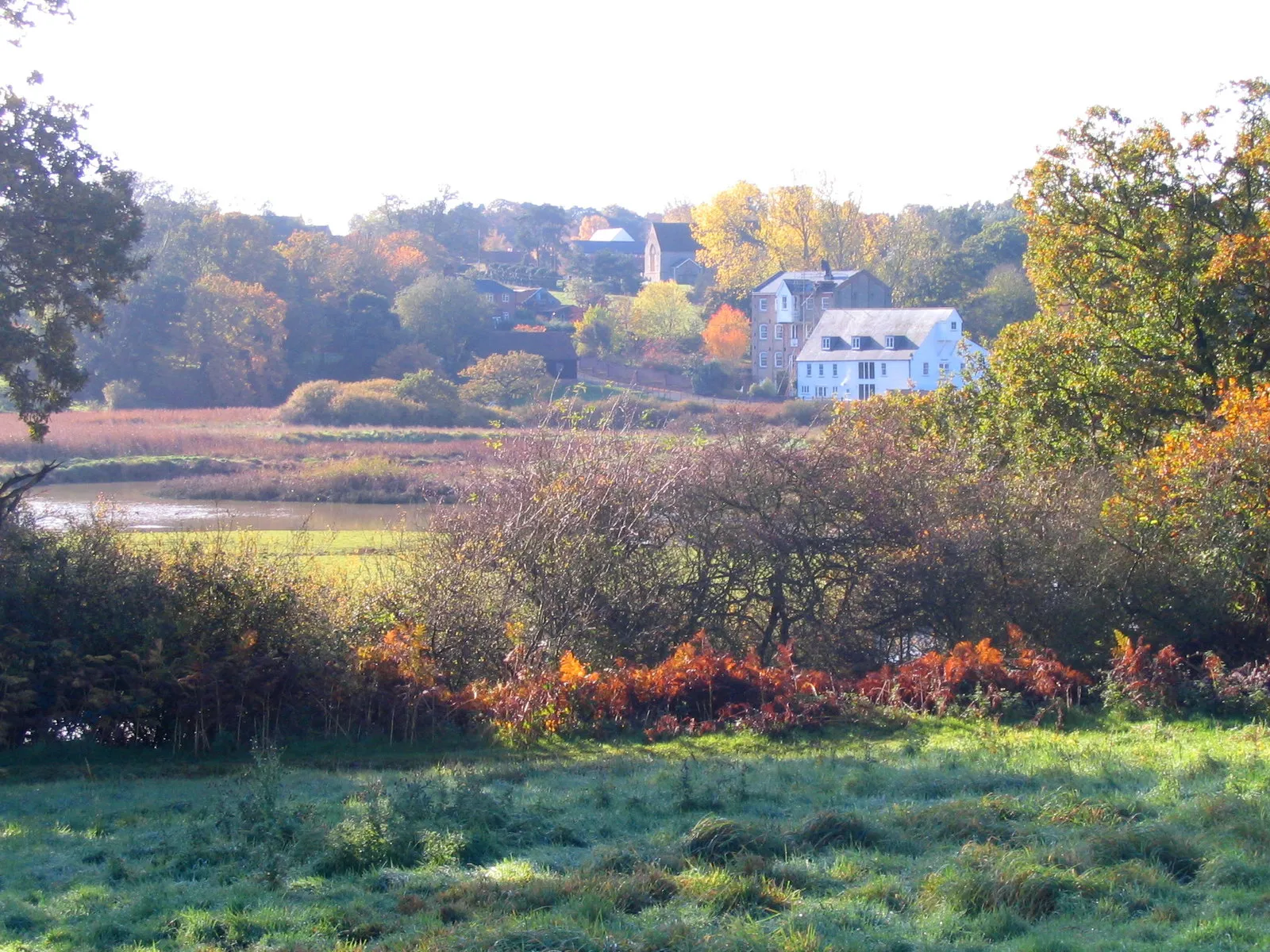 Photo showing: Autumn in Fingringhoe, by Roman River