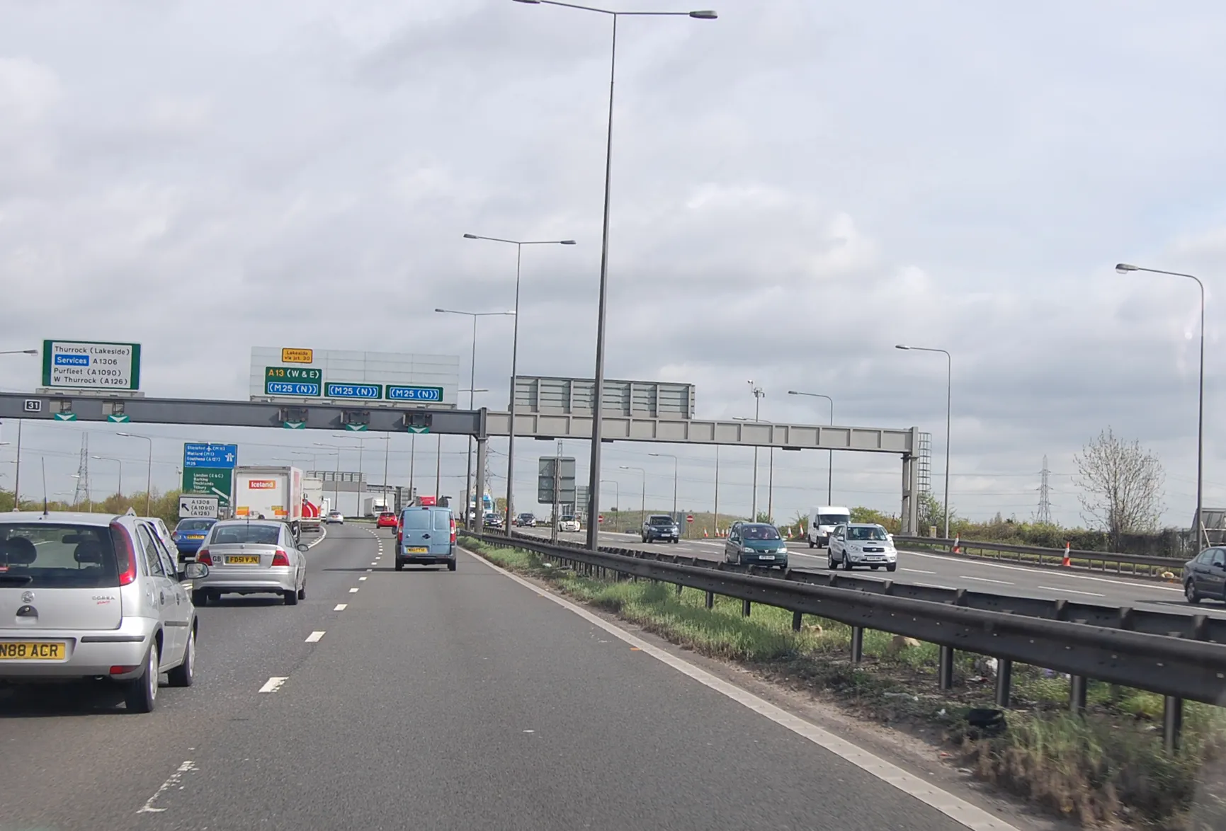 Photo showing: A282 approaching Junction to Lakeside & services