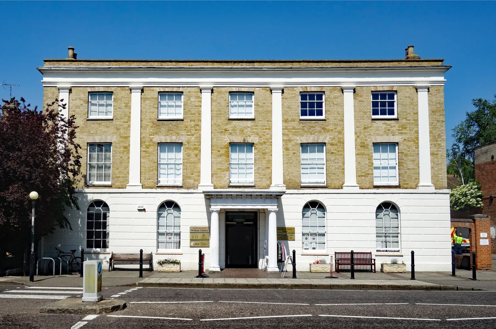 Photo showing: Witham Public Library. Formerly a cinema and originally a country house