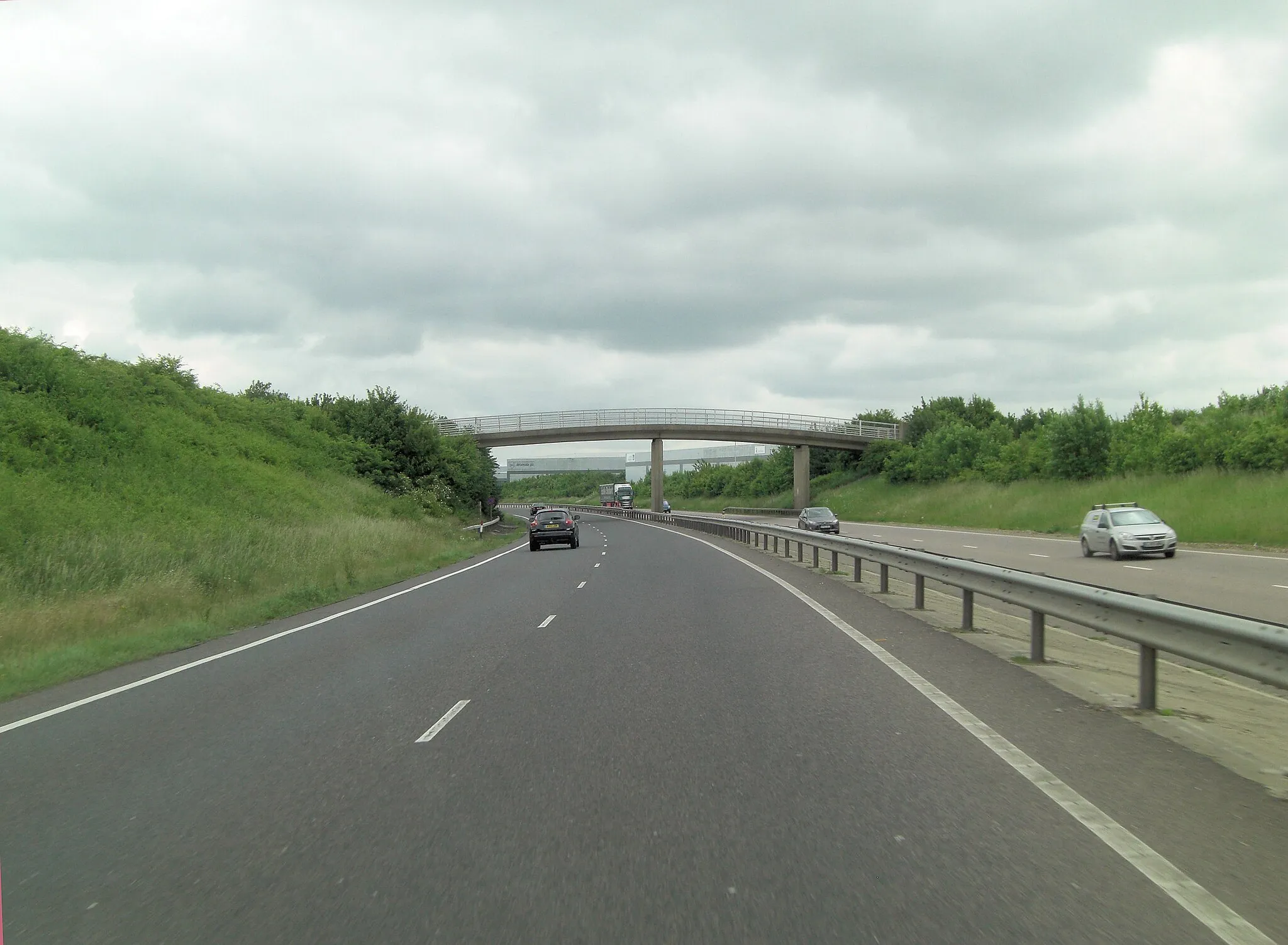 Photo showing: A120 footbridge south of Lakes Farm