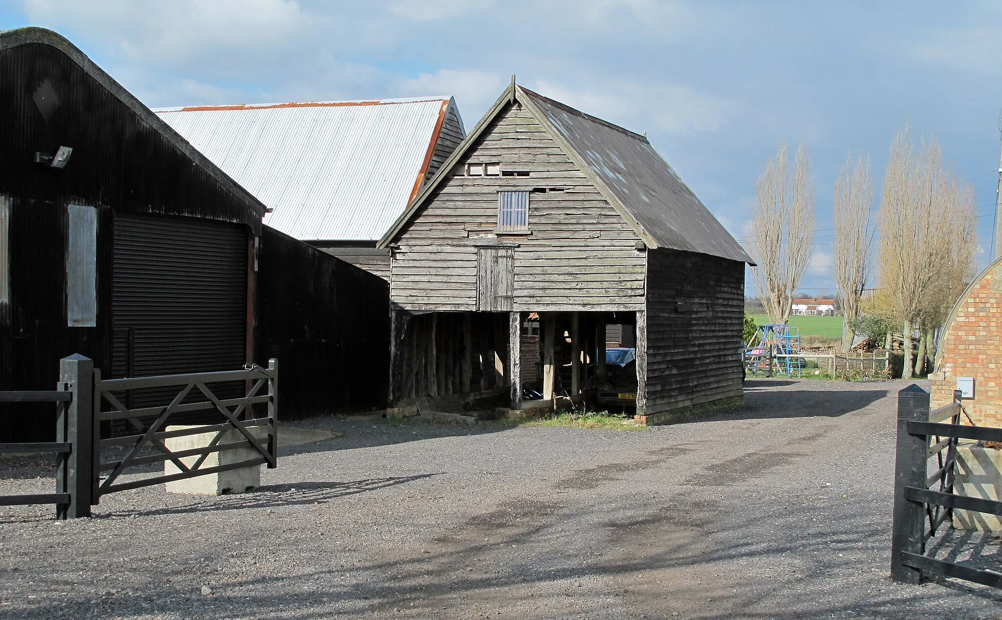 Photo showing: Entrance to High House Farm