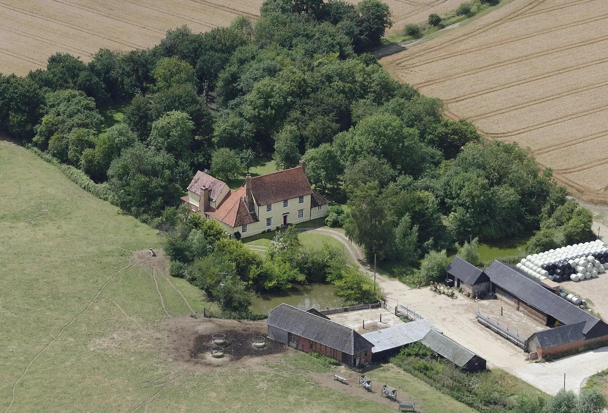 Photo showing: Shellow Hall moated house in Willingale - Essex aerial