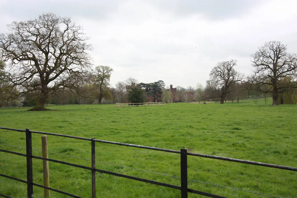 Photo showing: View from St Germanus, Faulkbourne churchyard