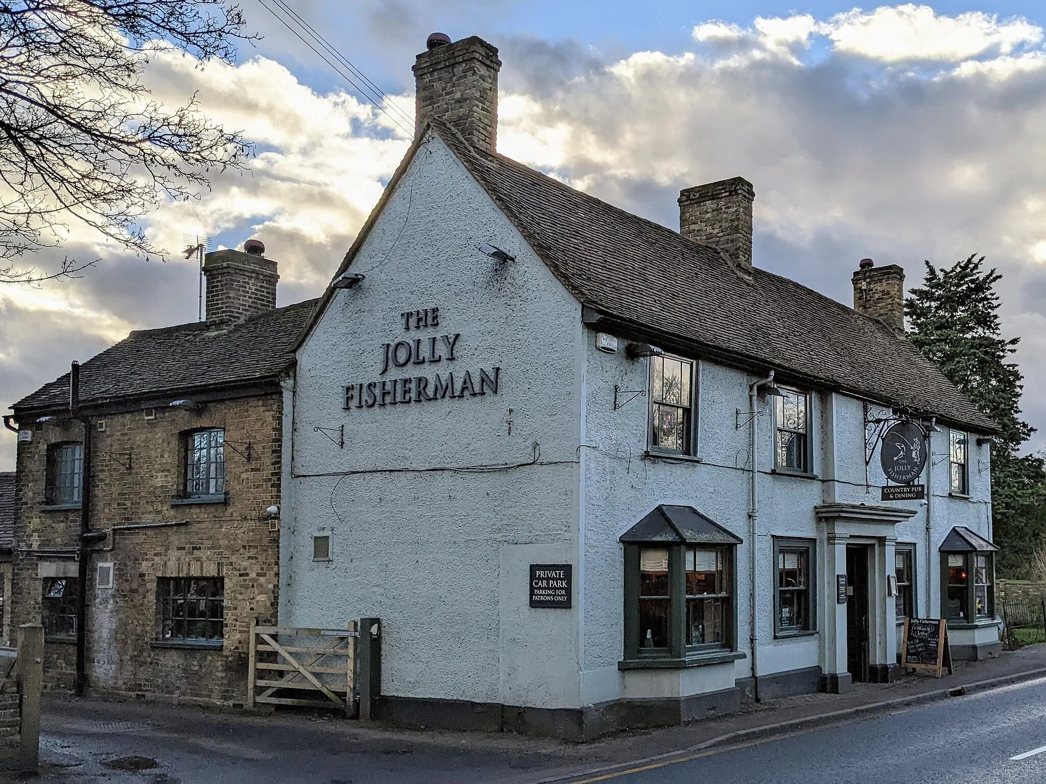 Photo showing: The Jolly Fisherman pub, Stanstead St Margarets, Hertfordshire. Grade II listed