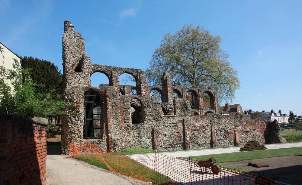 Photo showing: Priory ruins, Colchester