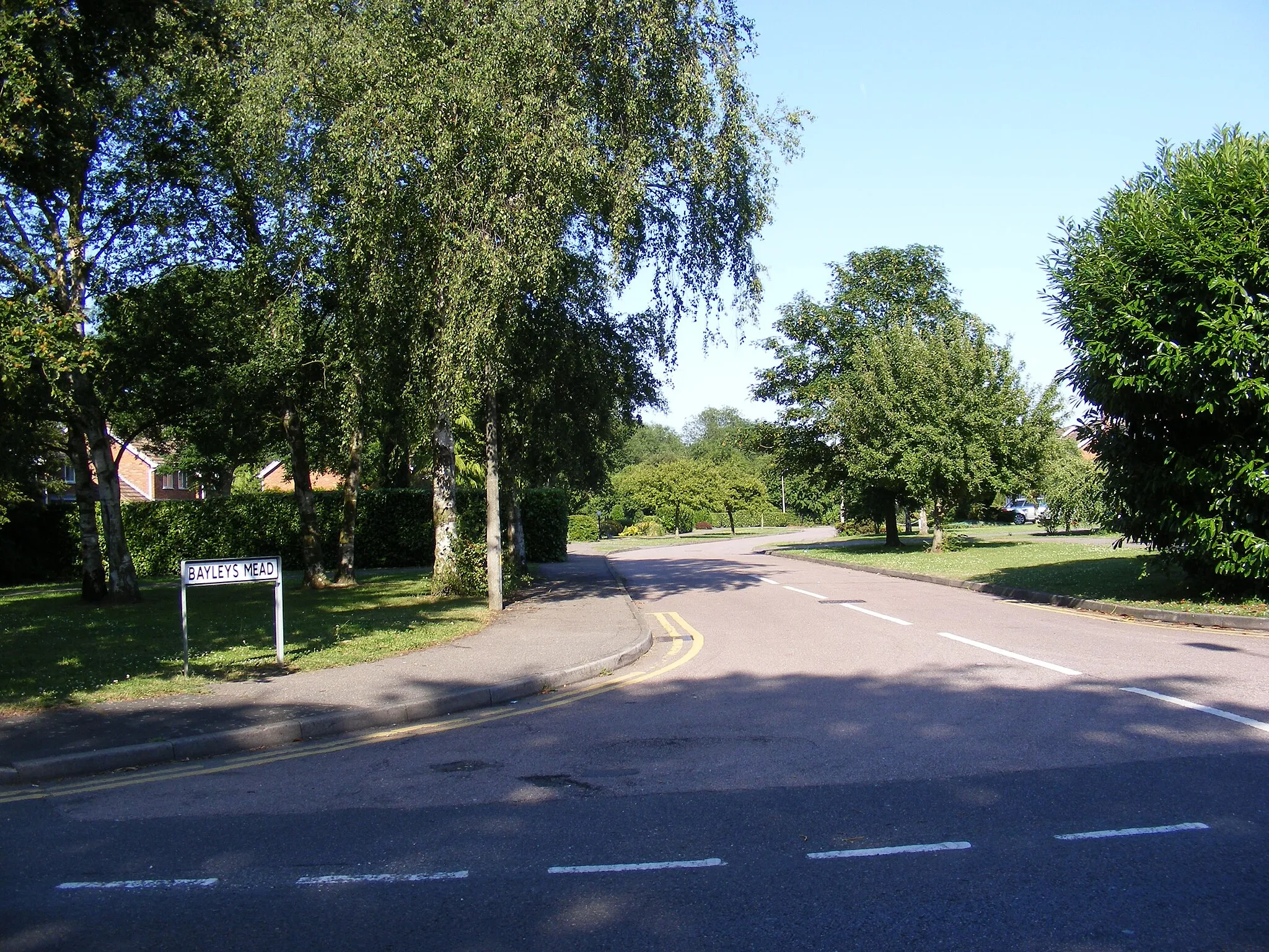 Photo showing: Bayleys Mead, Hutton Taken at the junction with Hanging Hill Lane