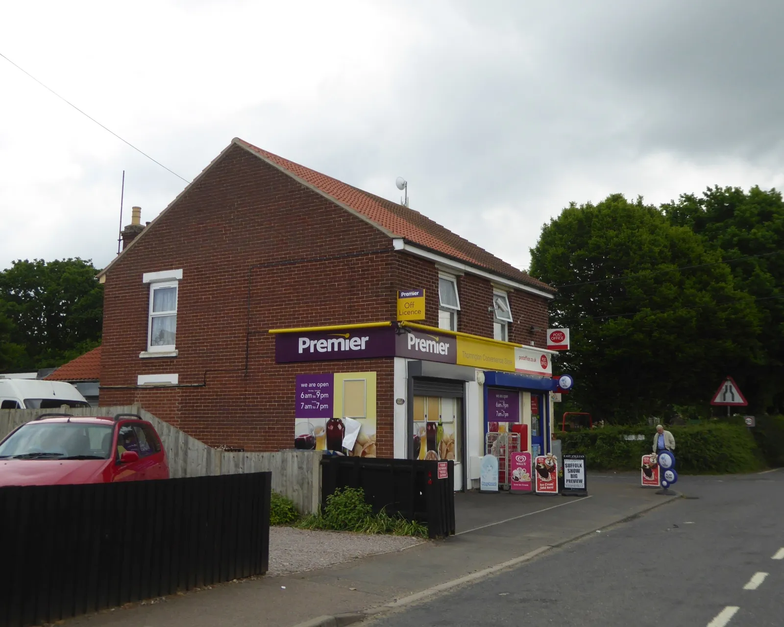 Photo showing: Post office and store, Thorrington