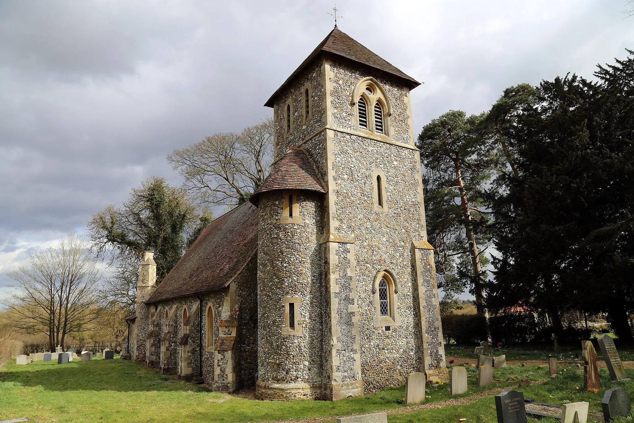 Photo showing: St John the Evangelist's Church, Bush End, Hatfield Broad Oak, Essex, England ~ from the churchyard at the north-west