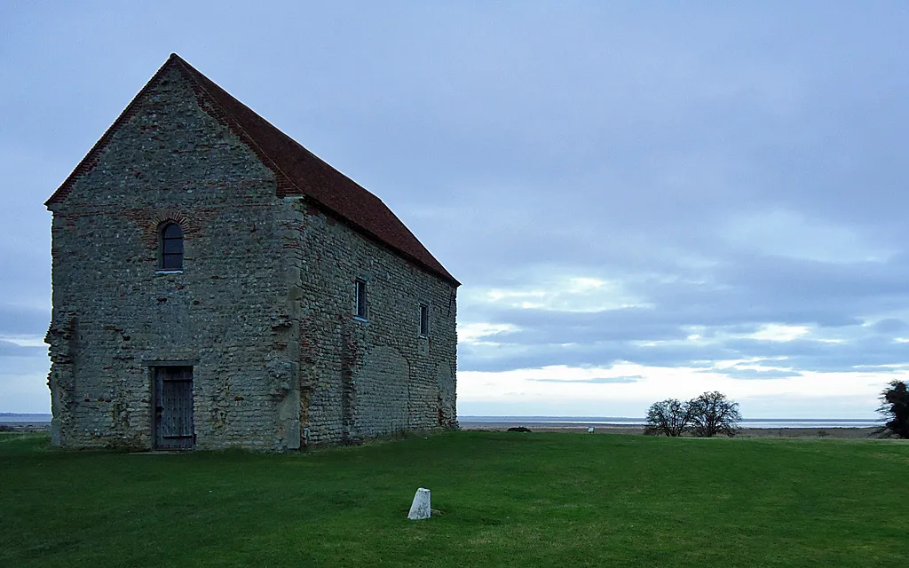 Photo showing: Chapel of St Peter-on-the-Wall