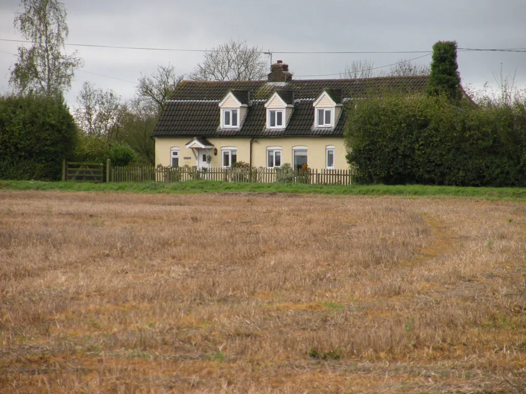 Photo showing: Brook House, Haverhill Road