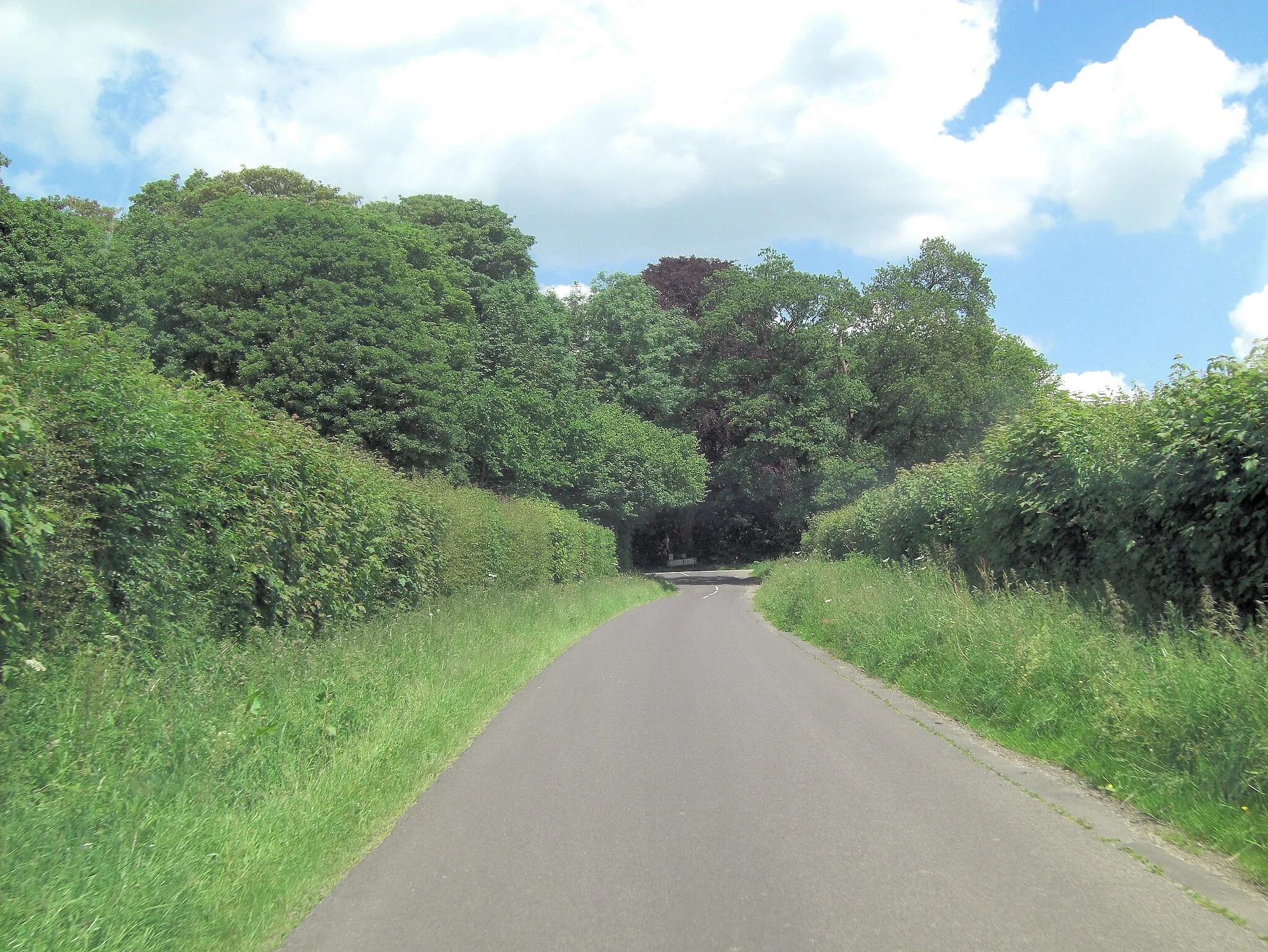 Photo showing: Roman Road ahead