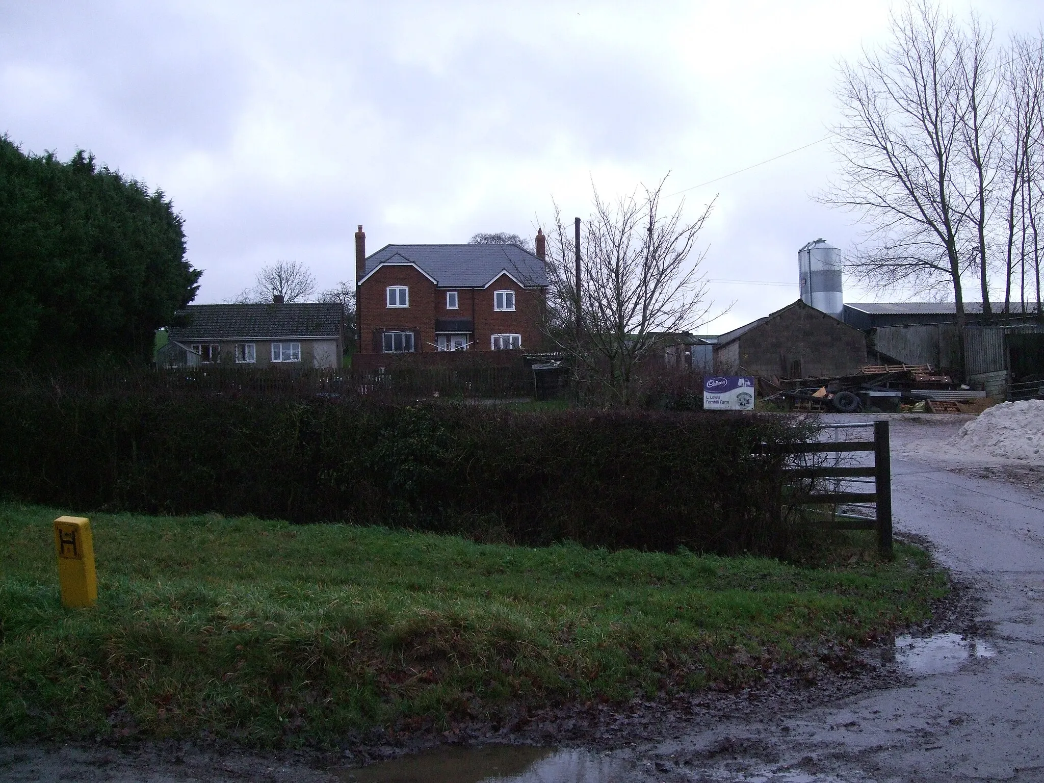 Photo showing: Fernhill Farm, near Brinkworth