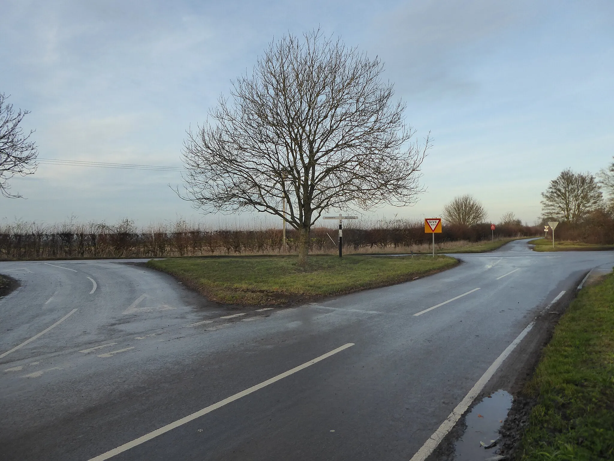 Photo showing: Road junction, Friars Hill