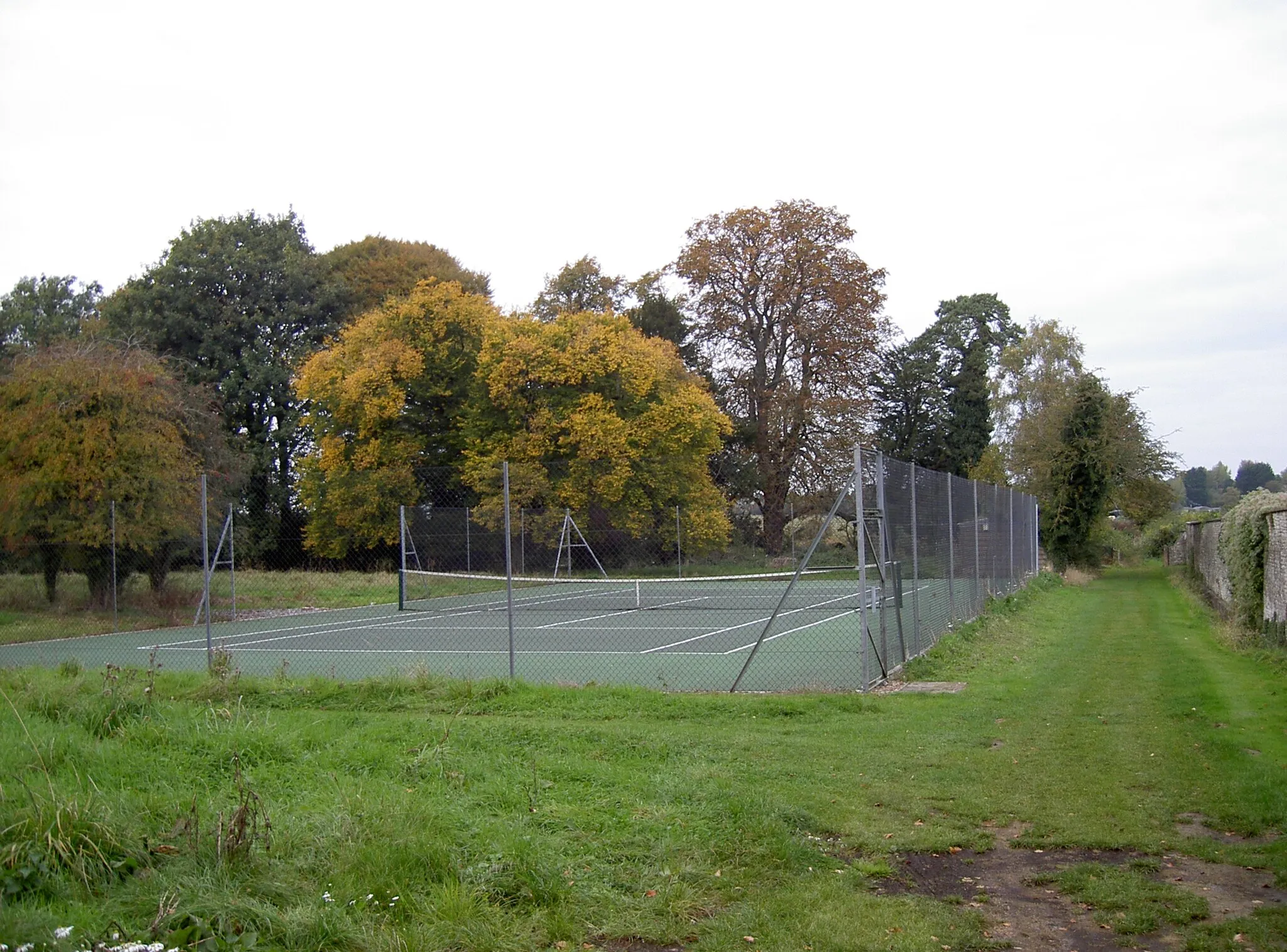 Photo showing: A tennis court in the country