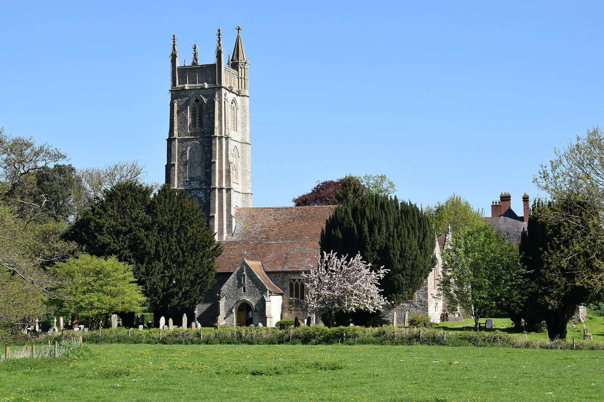 Photo showing: All Saints' parish church, Publow, Somerset, seen from the south Wikidata has entry Church of All Saints, Publow (Q5116801) with data related to this item.