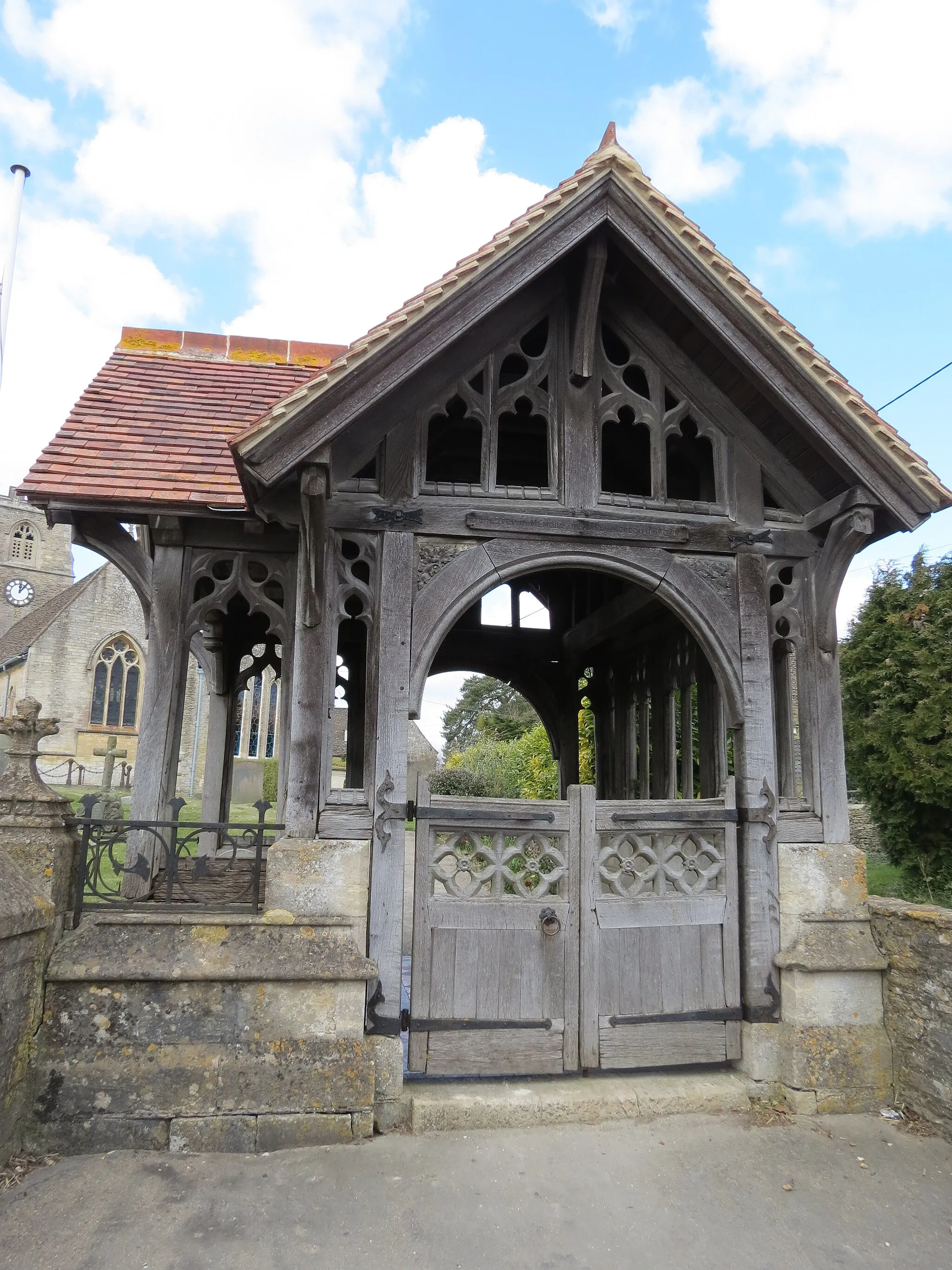 Photo showing: Lych  Gate  St  Mary's  Hullavington