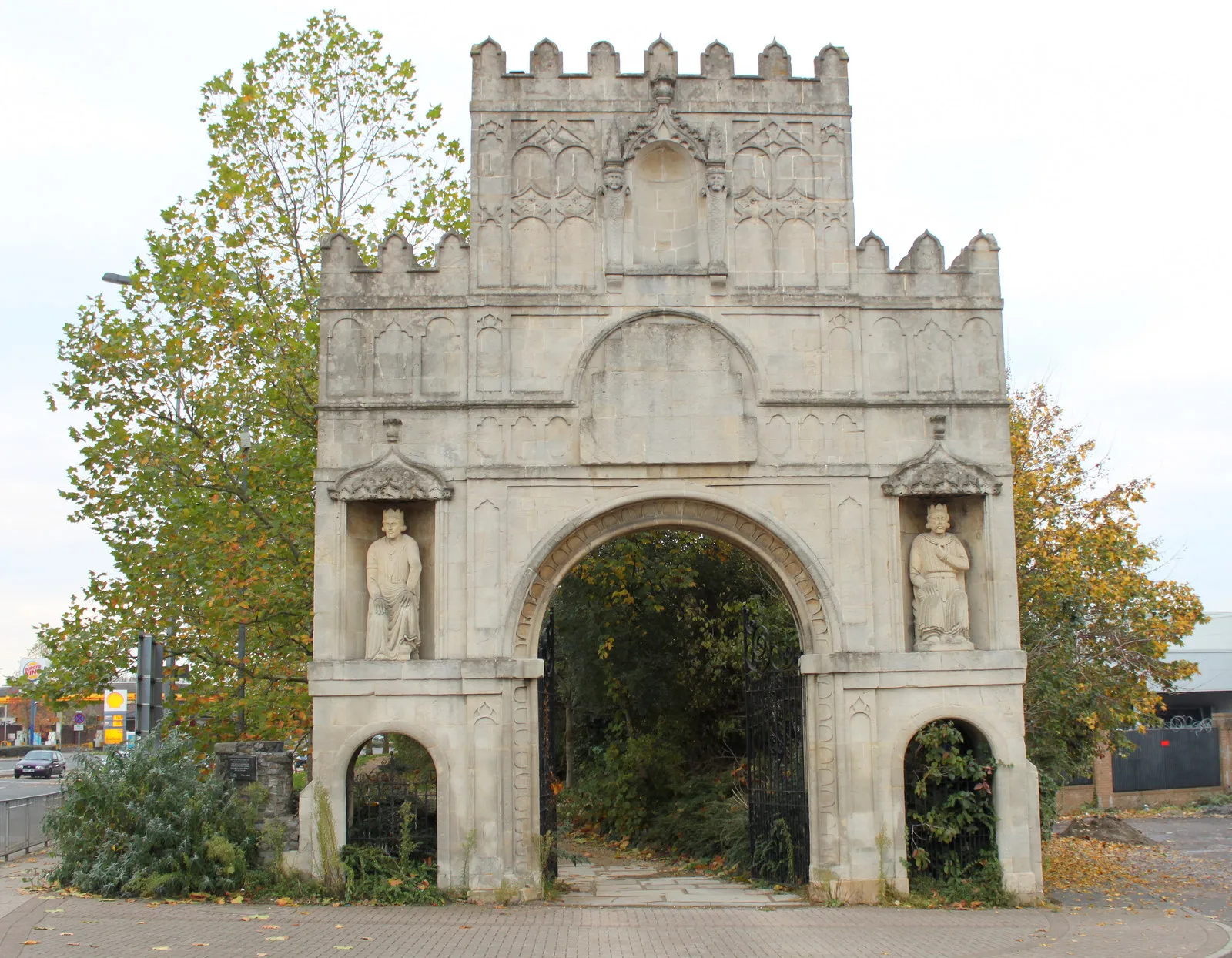 Photo showing: 2010 : Gate at Arno's Gate
