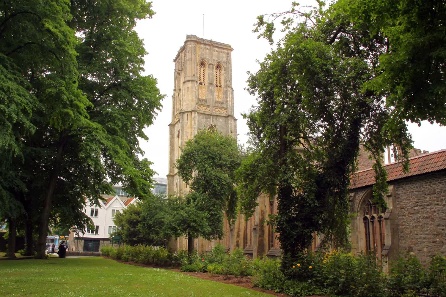 Photo showing: Temple Gardens