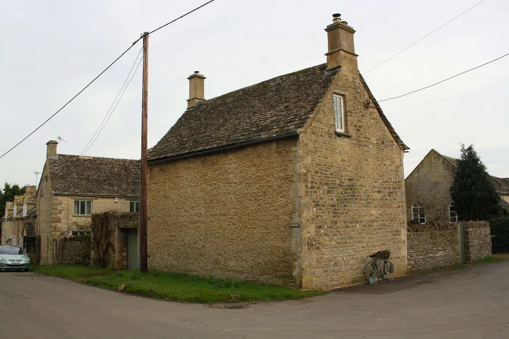 Photo showing: 'Ivy Cottage' and 'Hilltop Cottage', The Hill