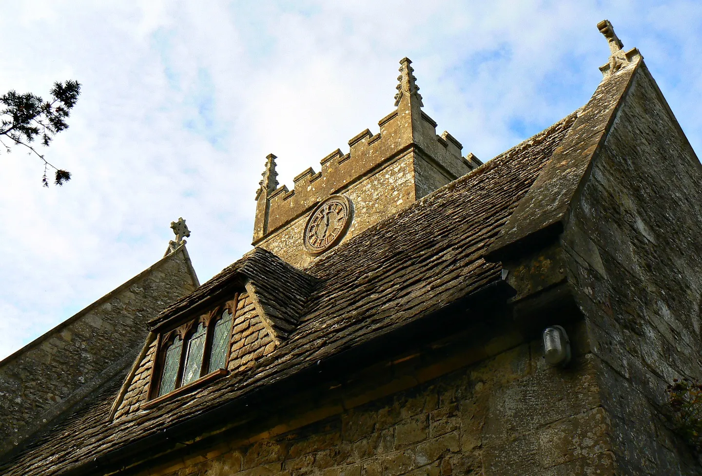 Photo showing: Chancel and tower, St Leonard’s Church, Stanton Fitzwarren