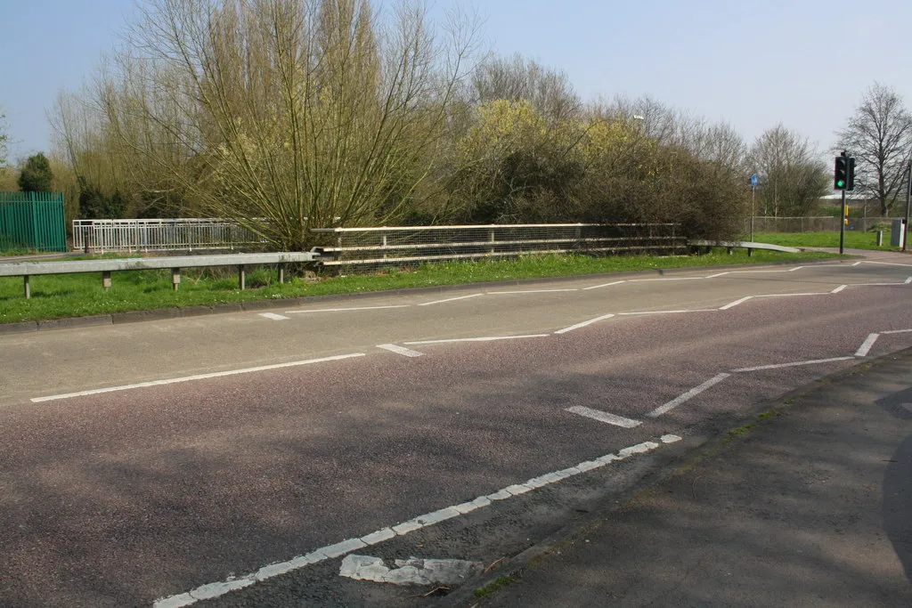 Photo showing: Bridge for Dorcan Way (B4006) over Dorcan Stream