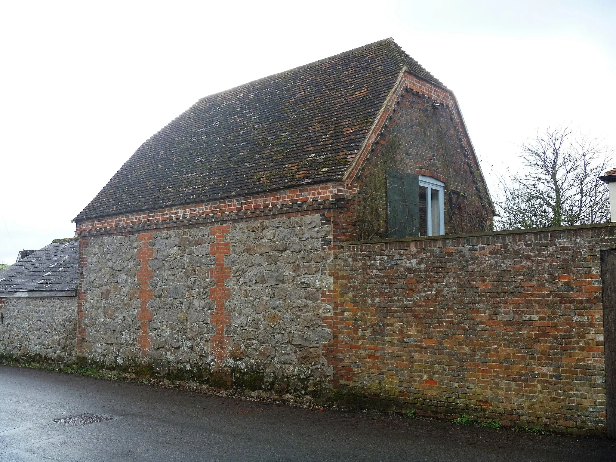 Photo showing: Ogbourne St George buildings [1]