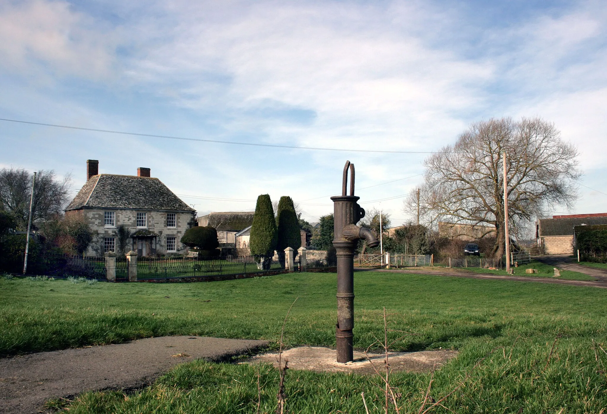 Photo showing: An Old Pump at Baulking